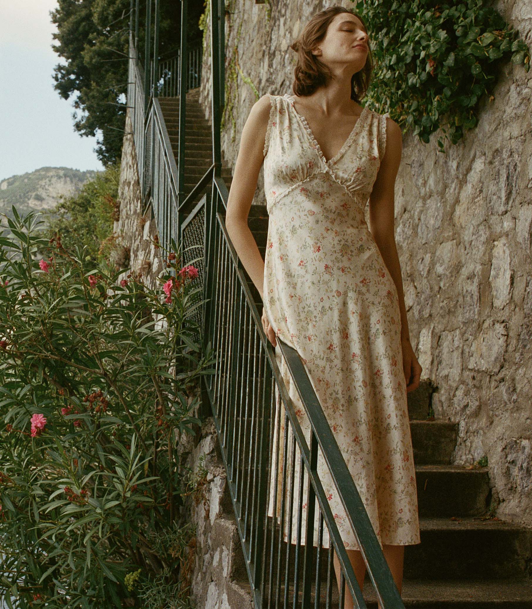 HMD -- TAHLIA DRESS -- FLOWERING MEADOW view 1
