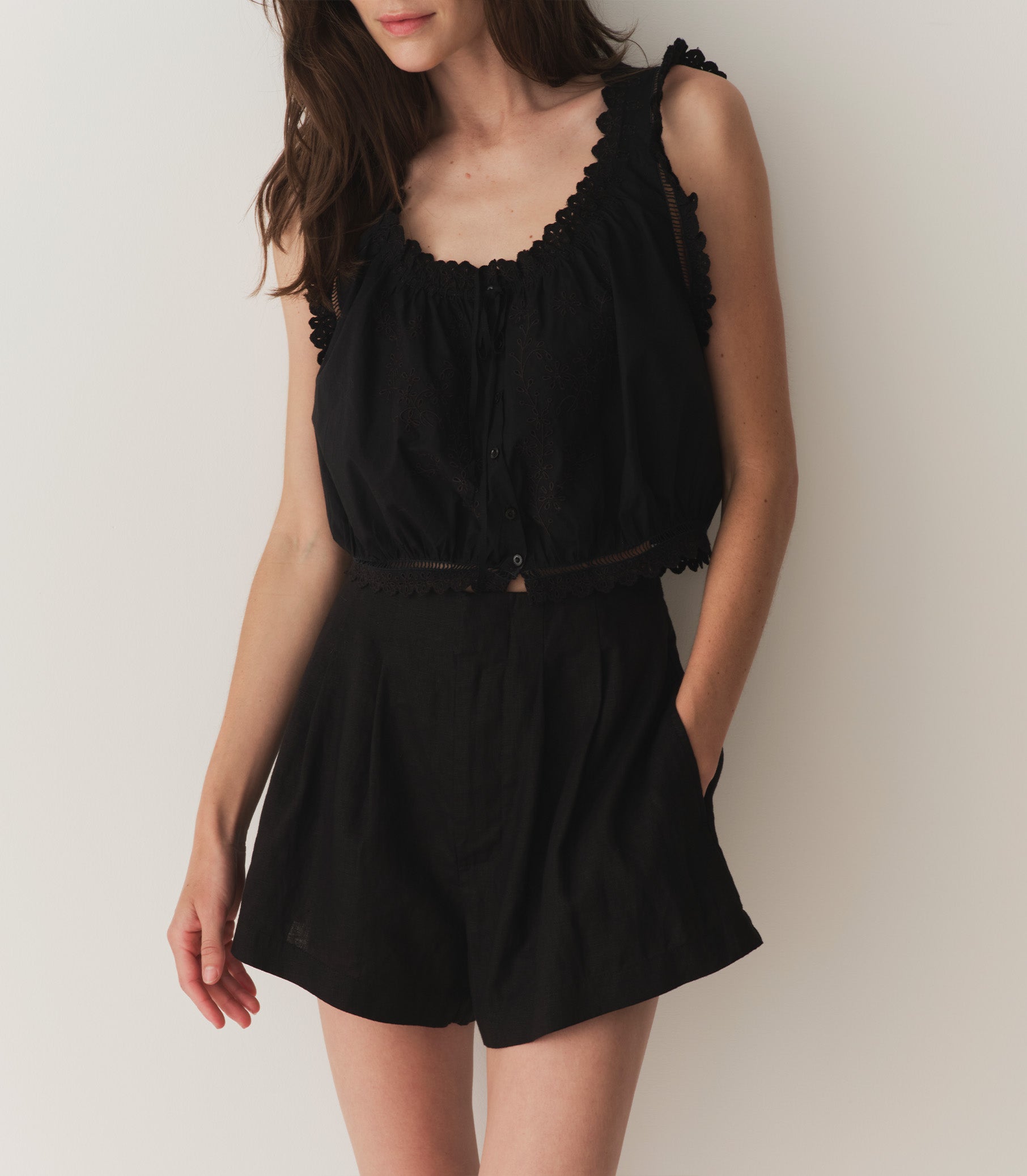 HMD -- LARUE LINEN SHORT -- BLACK view 1
