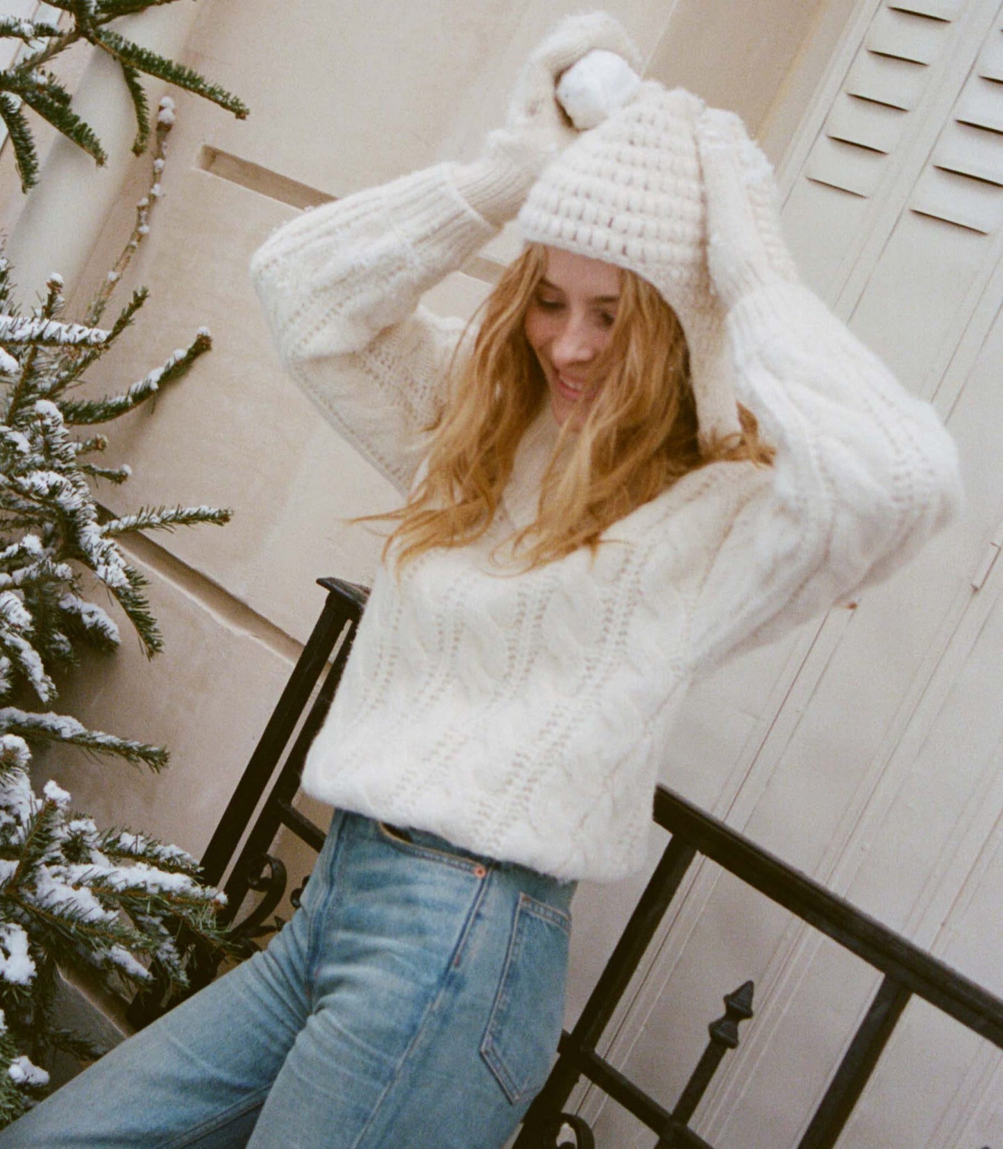 VERBIER MITTENS -- IVORY