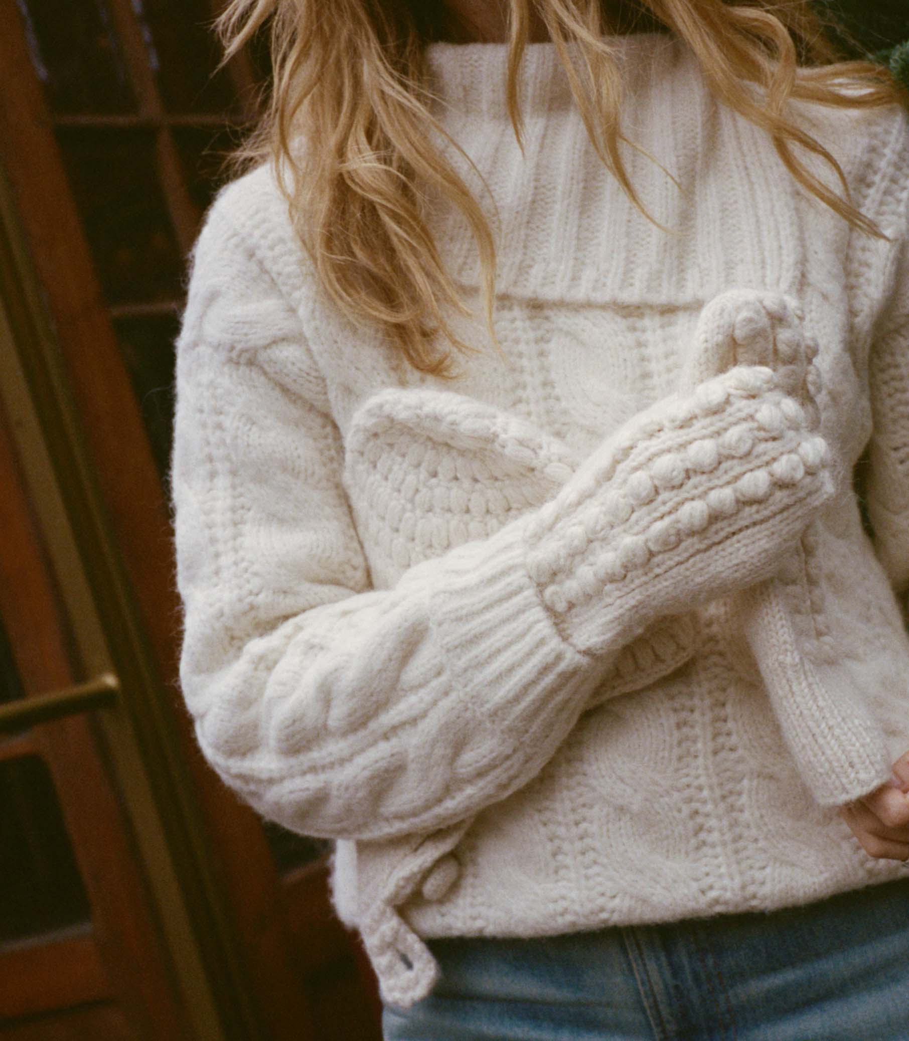 VERBIER MITTENS -- IVORY view 3
