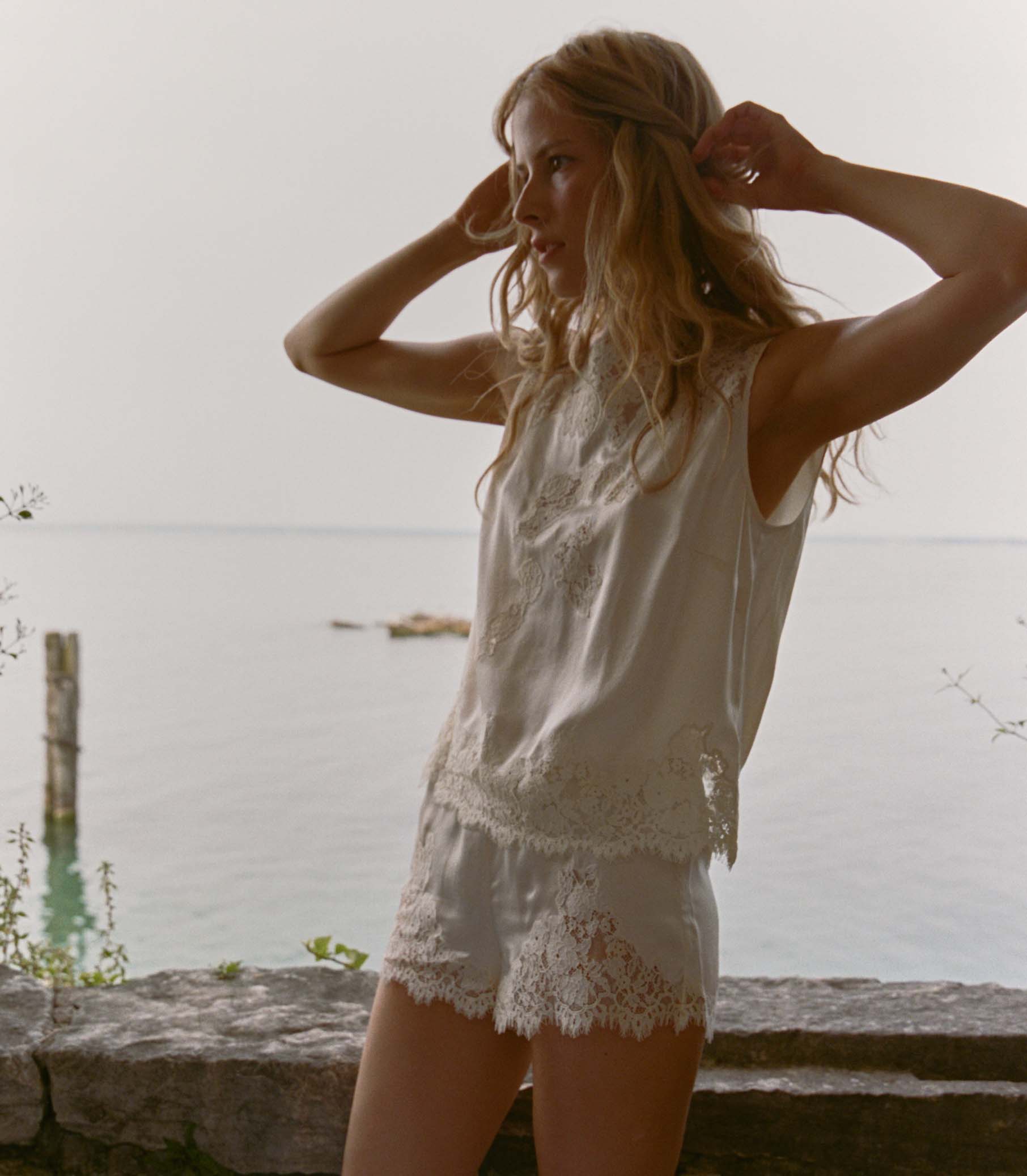 Tops | DÔEN