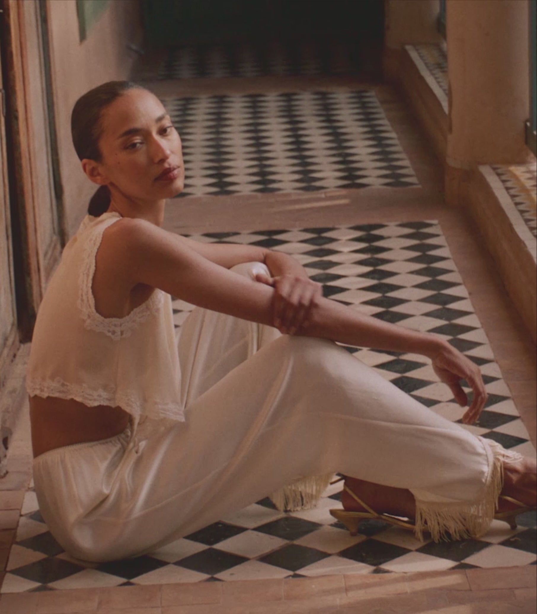 VIOLA TOP -- SHELL view 5
