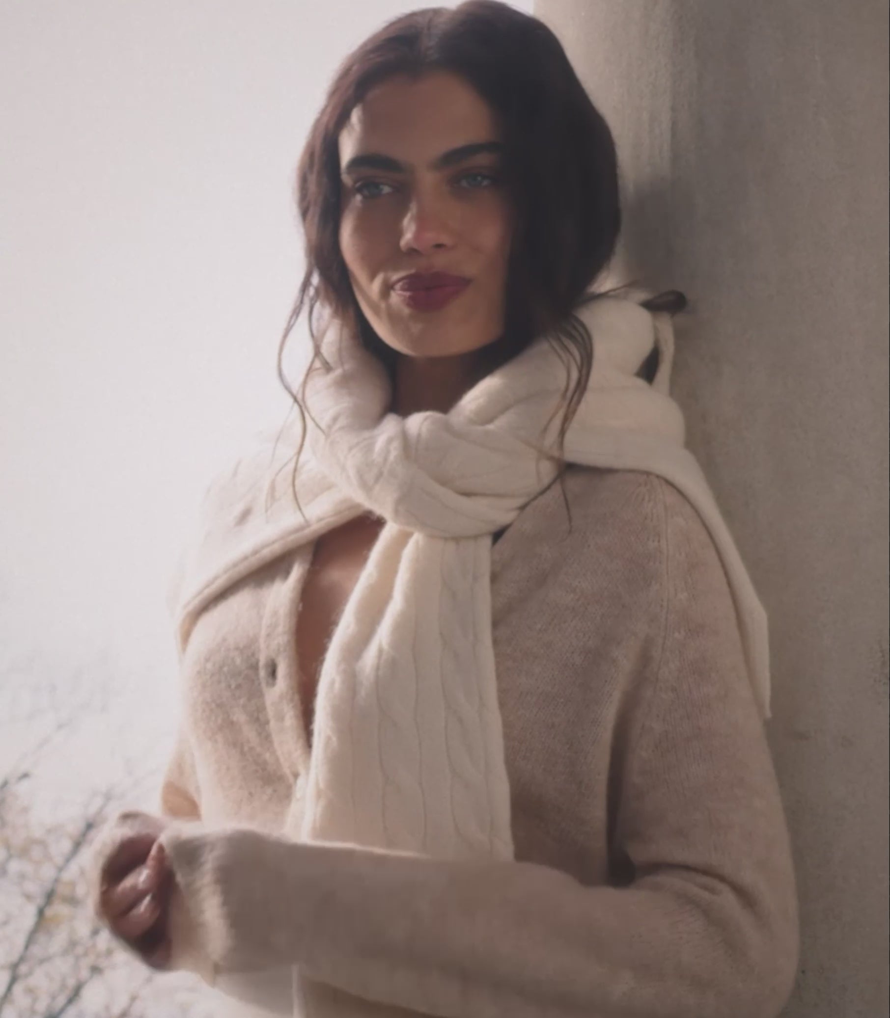 HMD -- PETRA CARDIGAN -- HAZELNUT CREME view 4
