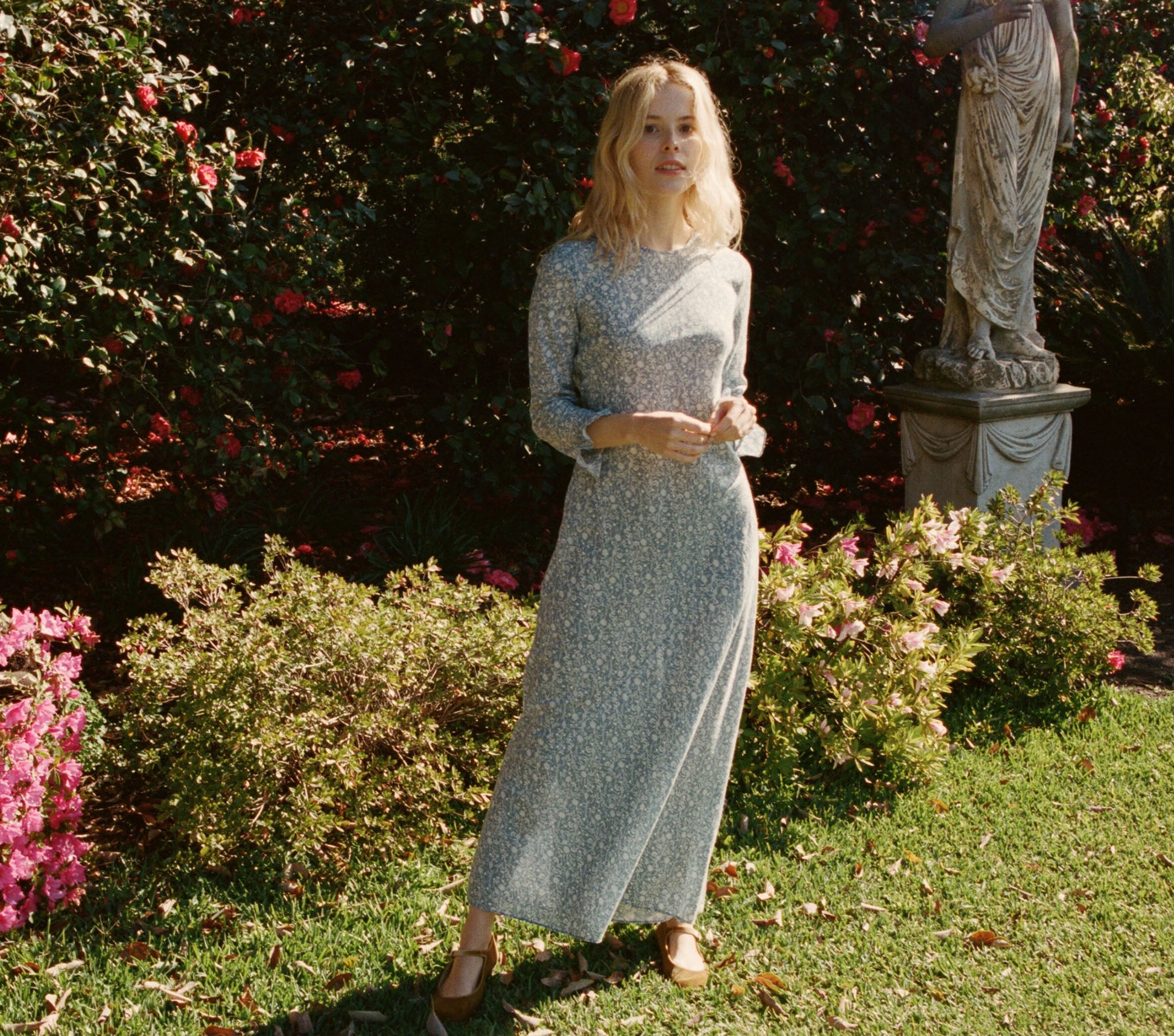 HMD -- LOIRE DRESS -- CHINA BLUE MINI EARL FLORAL view 4
