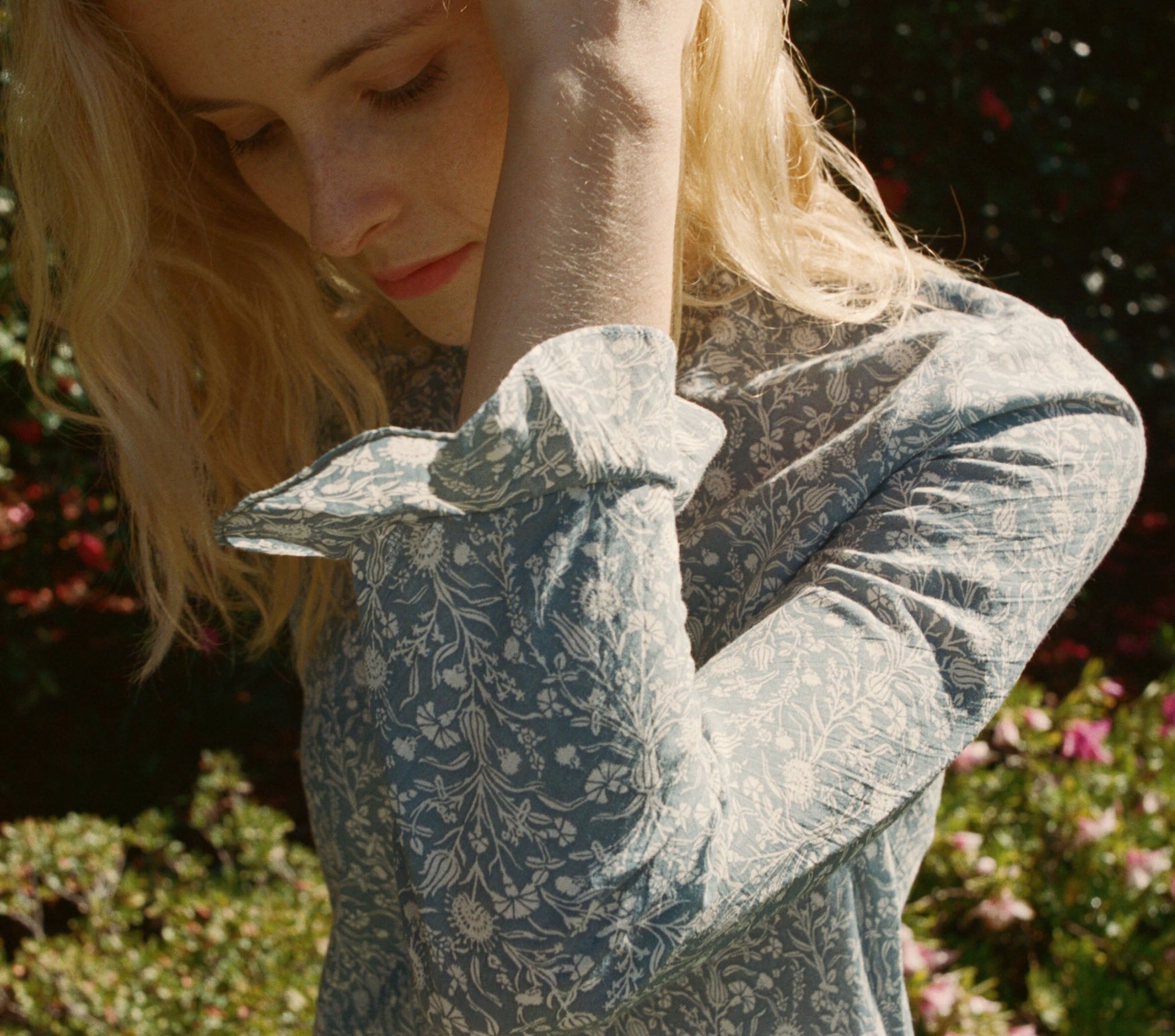 HMD -- LOIRE DRESS -- CHINA BLUE MINI EARL FLORAL view 6
