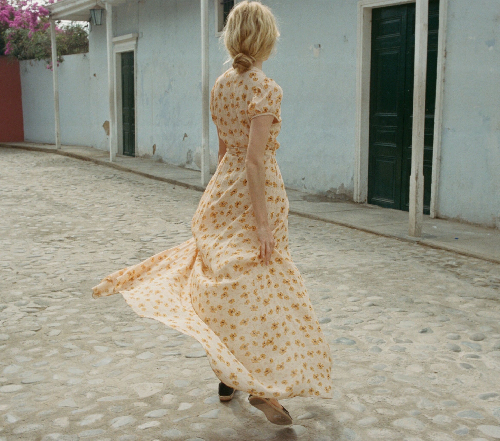HMD -- AURORA DRESS -- SUNNY ANEMONE FLORAL view 7

