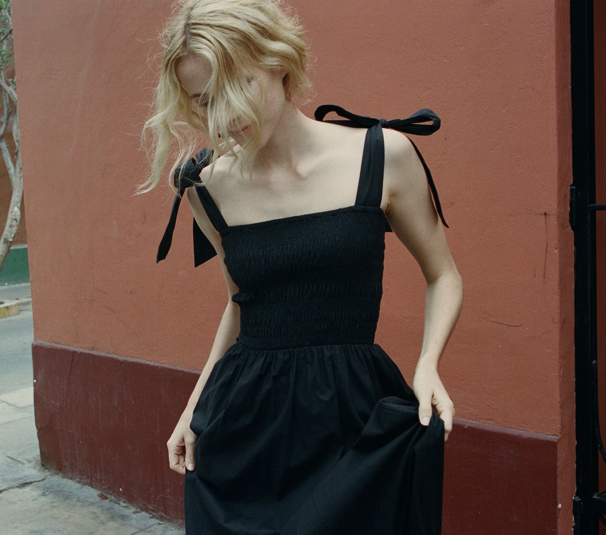 HMD -- JASMINE DRESS -- BLACK view 4
