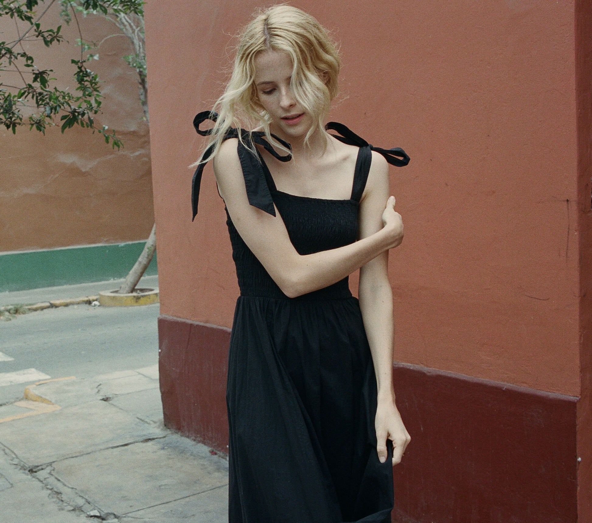 HMD -- JASMINE DRESS -- BLACK view 7
