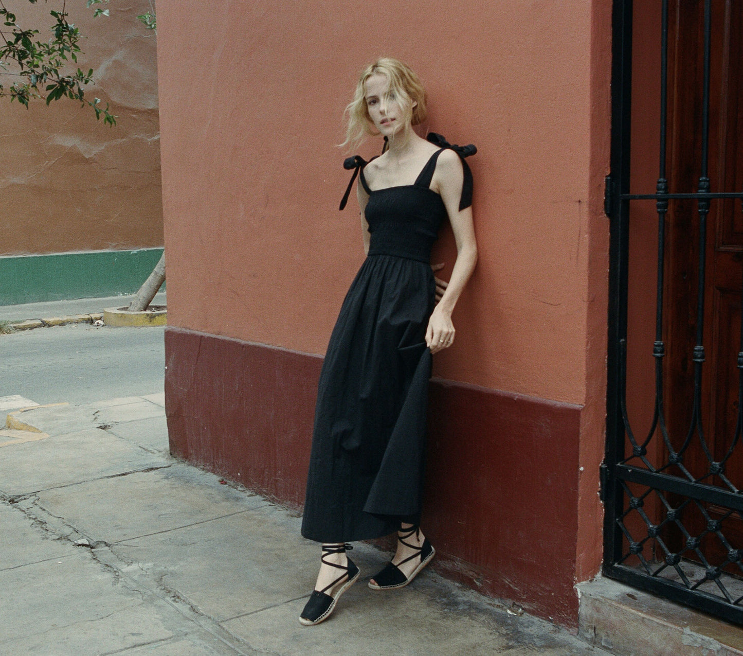 HMD -- JASMINE DRESS -- BLACK