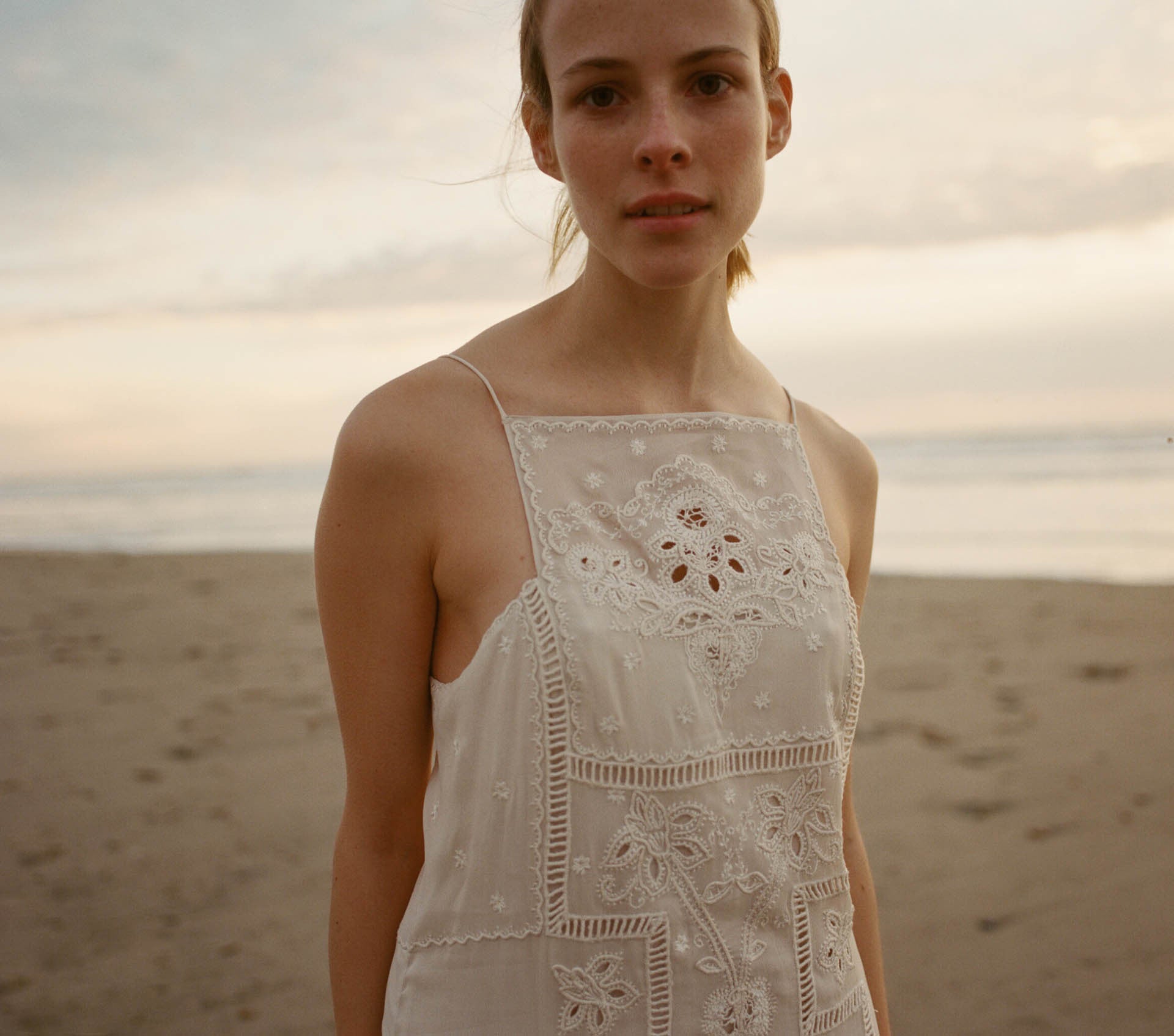 HMD -- HANDKERCHIEF DRESS -- Creme view 3
