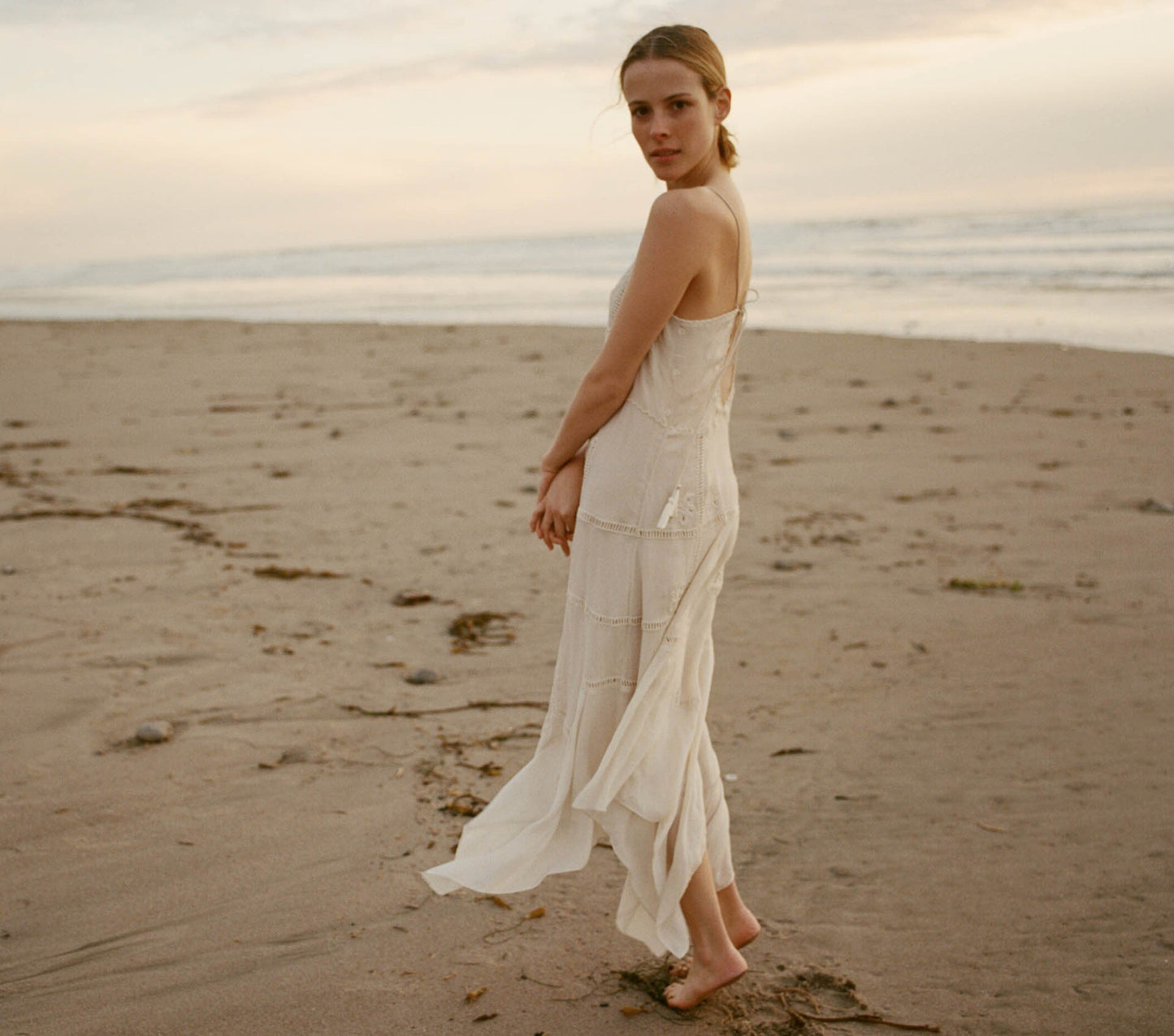 HMD -- HANDKERCHIEF DRESS -- Creme