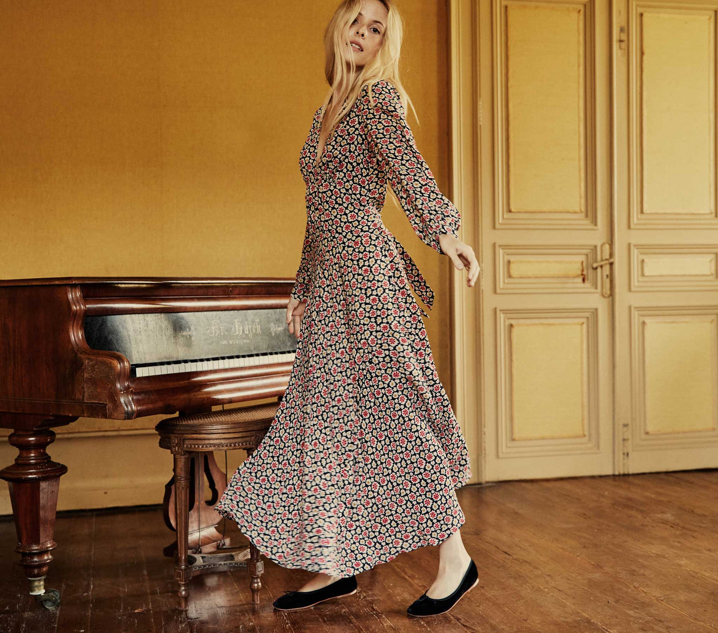 HMD -- CHARLESTON DRESS -- NAVY BELLFLOWER BLOSSOM