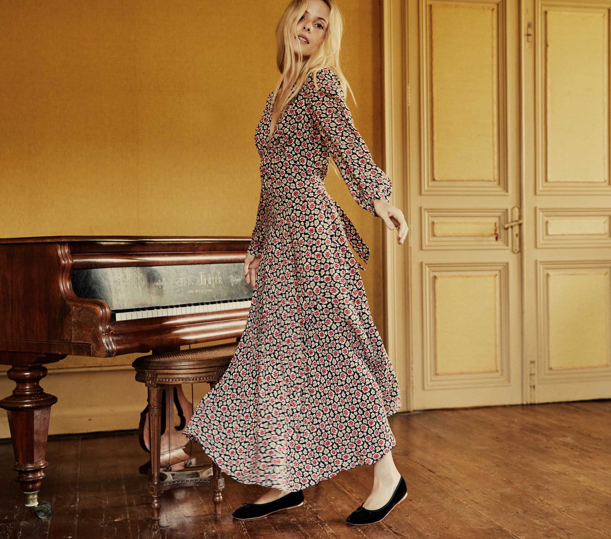 HMD -- CHARLESTON DRESS -- NAVY BELLFLOWER BLOSSOM view 5
