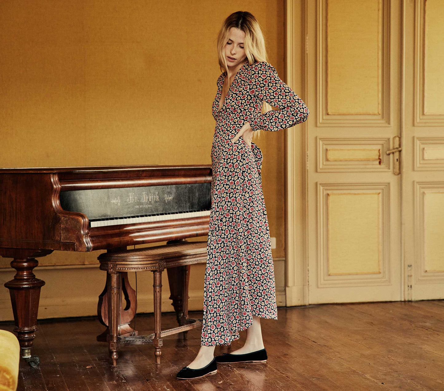 HMD -- CHARLESTON DRESS -- NAVY BELLFLOWER BLOSSOM