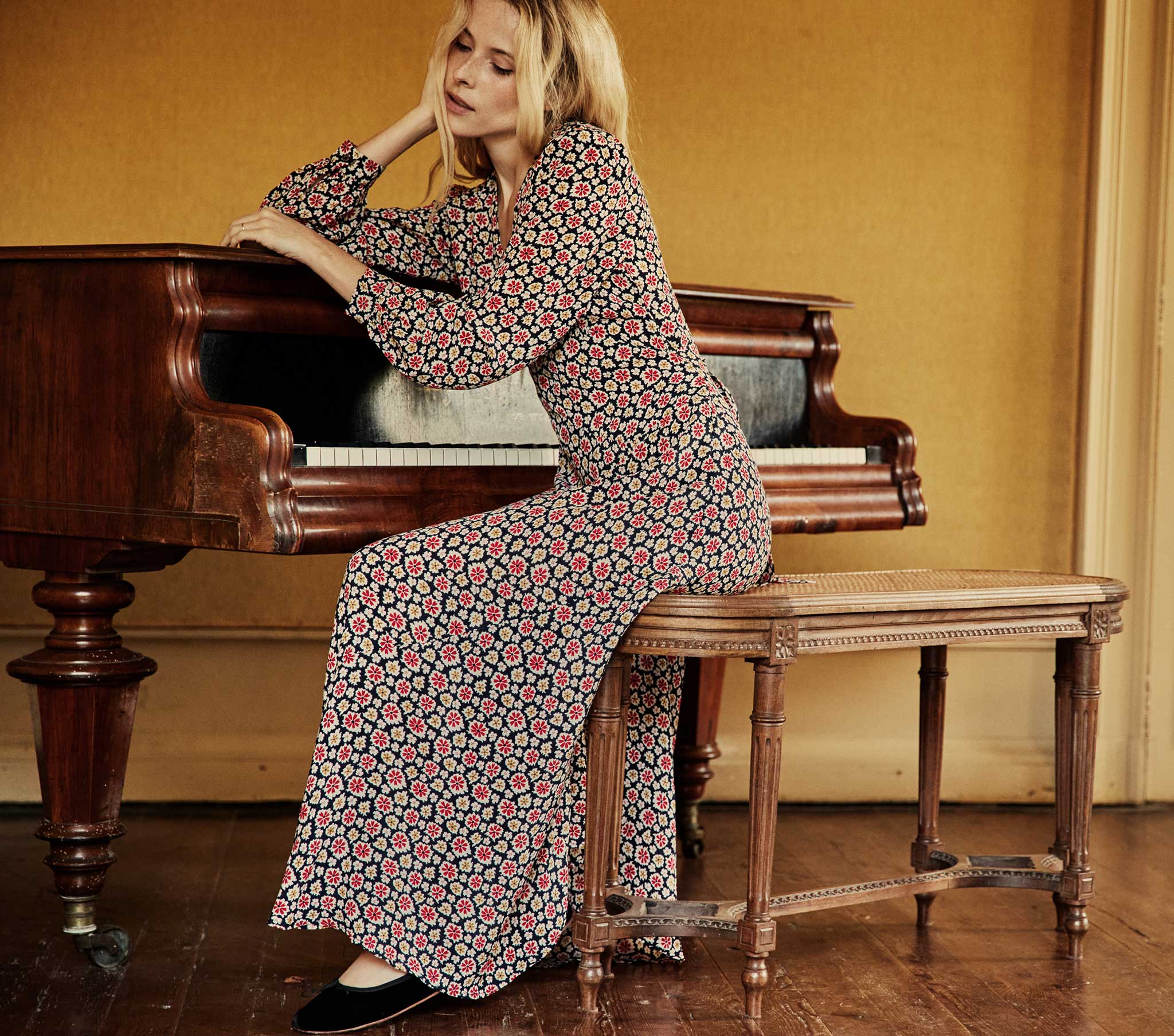 HMD -- CHARLESTON DRESS -- NAVY BELLFLOWER BLOSSOM