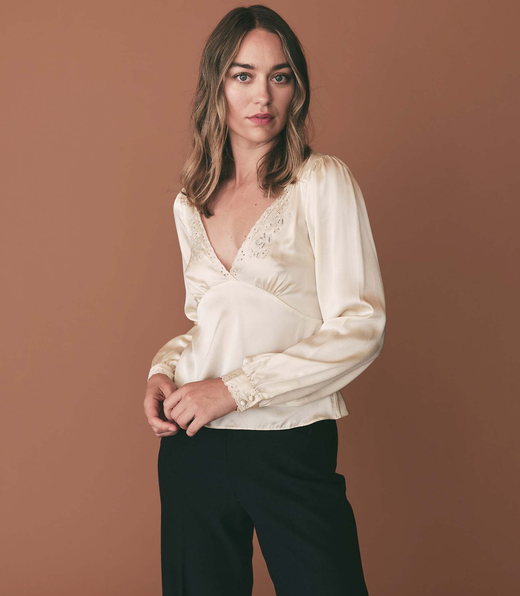 HMD -- FREYDA TOP -- MOTHER OF PEARL