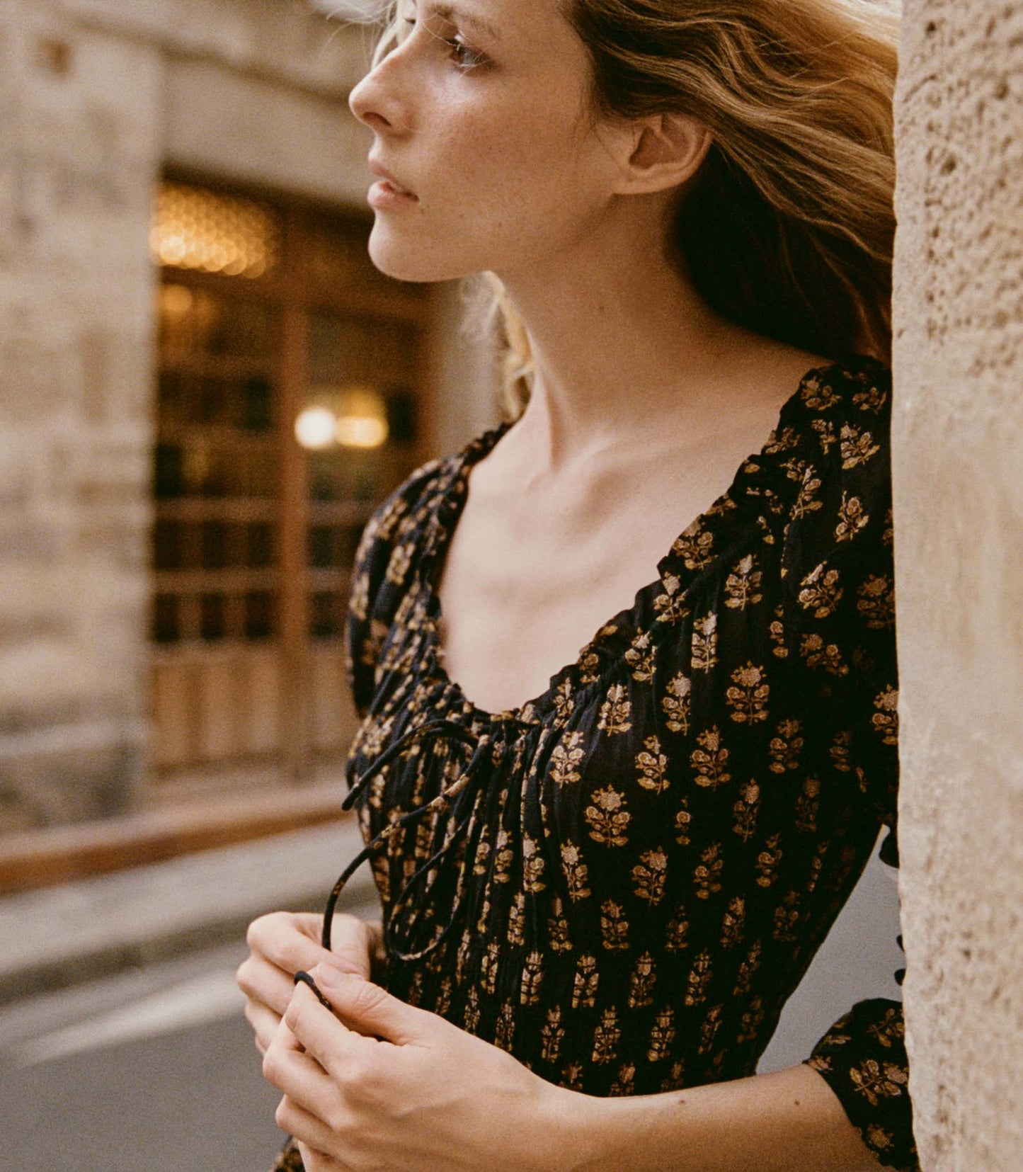 HMD -- KAIRA DRESS -- NOIR MEADOWSWEET FLORAL