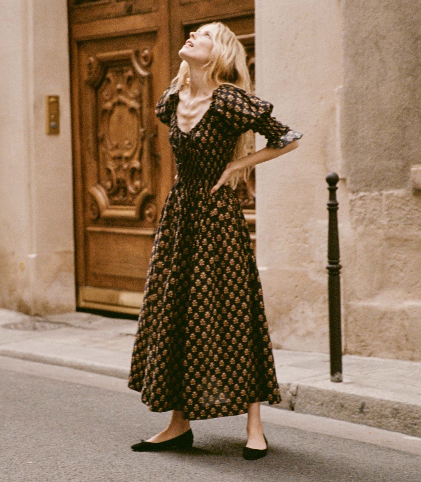 HMD -- KAIRA DRESS -- NOIR MEADOWSWEET FLORAL