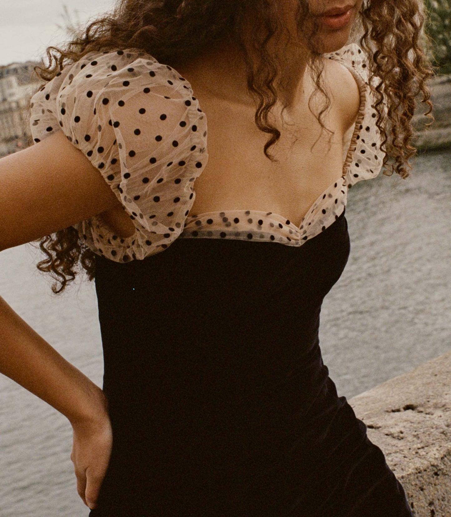 HMD -- DENITA DRESS -- BLACK