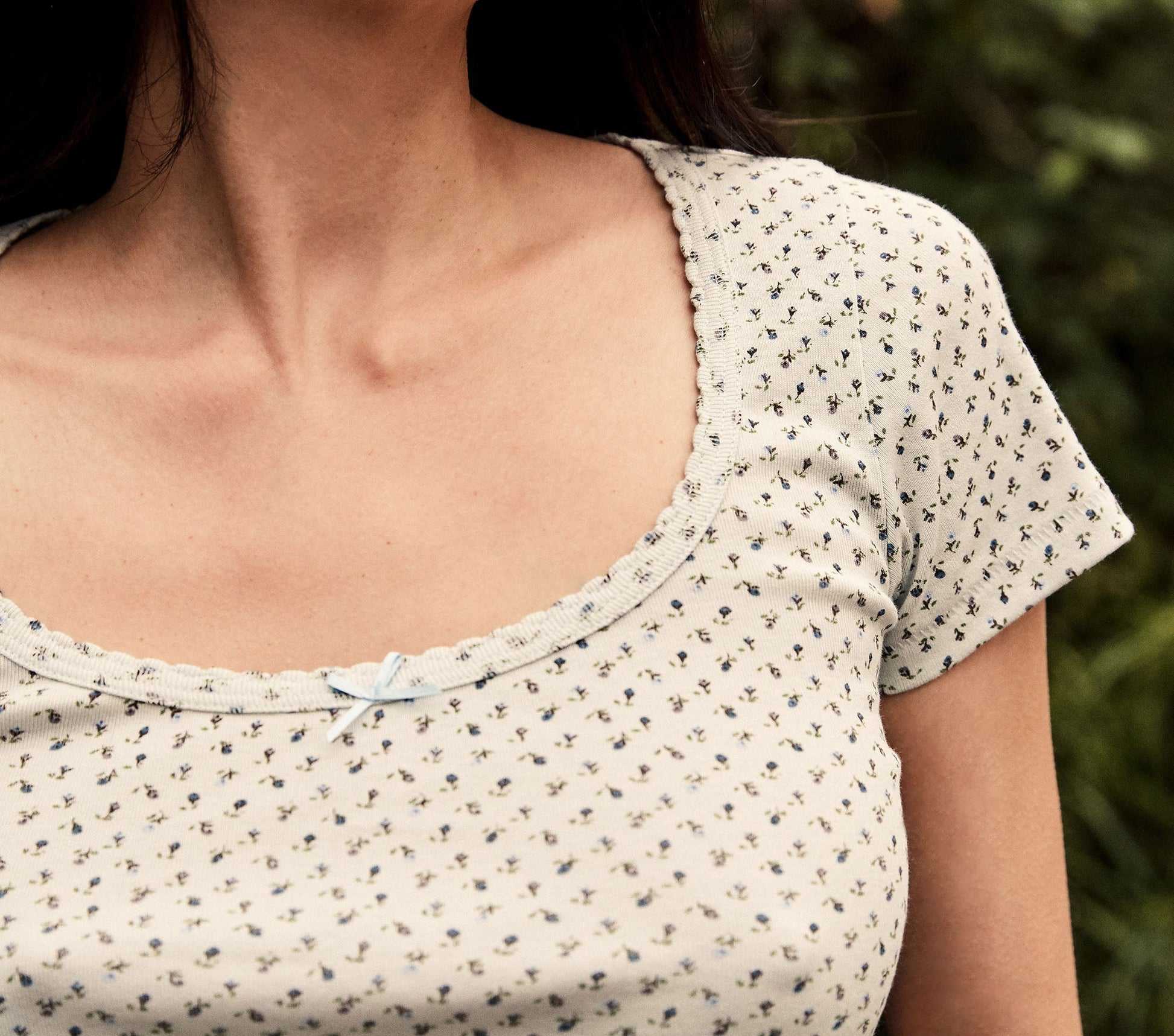 HMD -- BRIGITTE TEE -- BLUE ROSEBUD PRINT view 2

