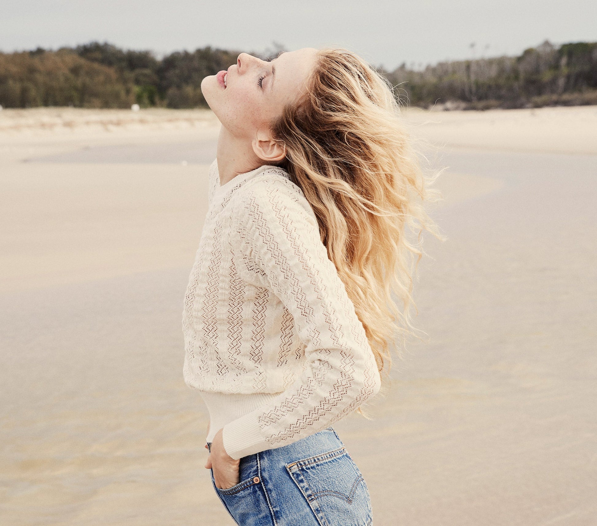HMD -- NORFOLK SWEATER -- DOVE view 2
