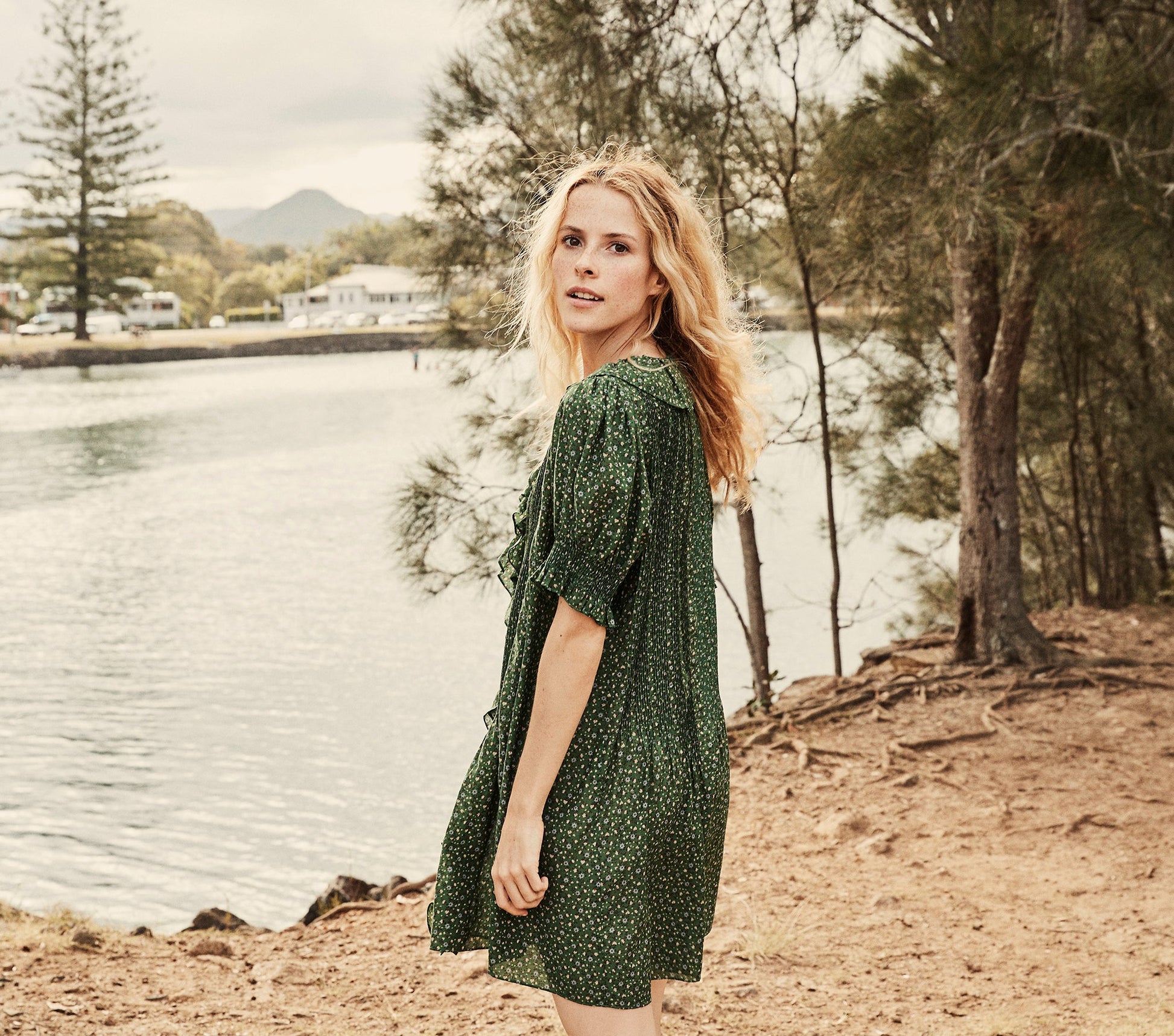 HMD -- ROAN DRESS -- GREEN MARTHA'S GARDEN PRINT view 3
