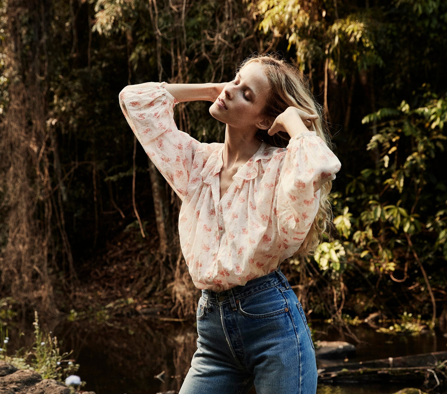 HMD -- ROSEBAY TOP -- WHITE POPPY PRINT