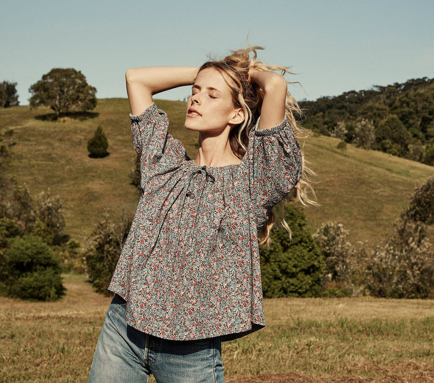 HMD -- SIA TOP -- WHITE PETIT JARDIN PRINT