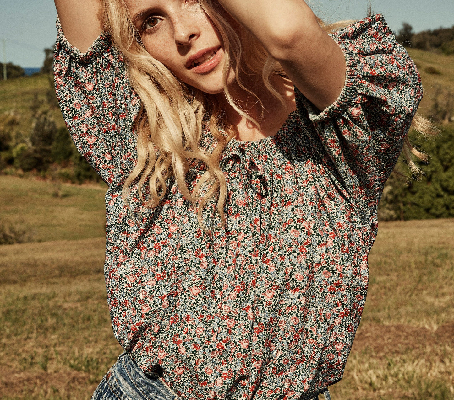 HMD -- SIA TOP -- WHITE PETIT JARDIN PRINT