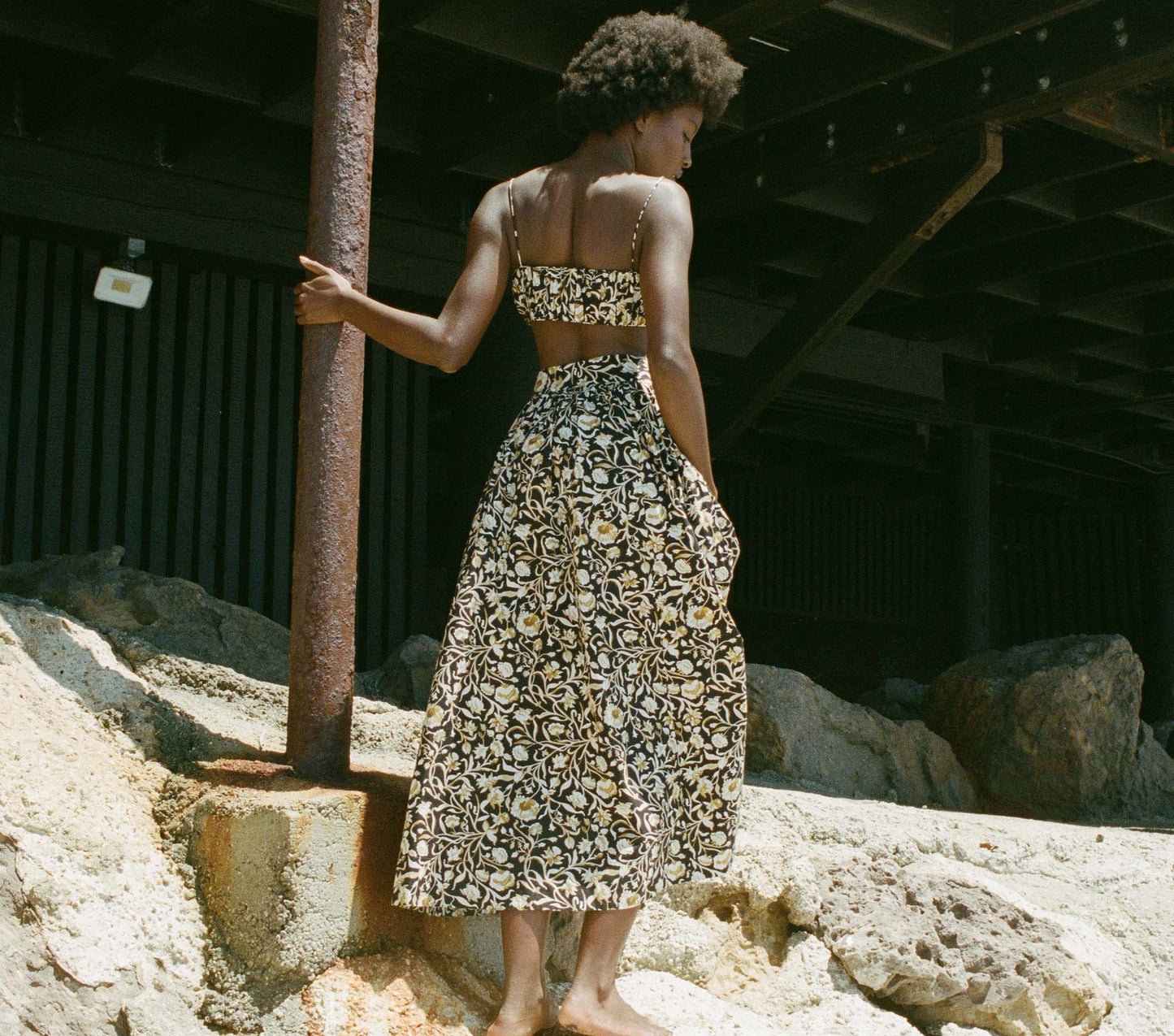 HMD -- AMALFI SKIRT -- NOIR COLUMBIA STREET FLORAL