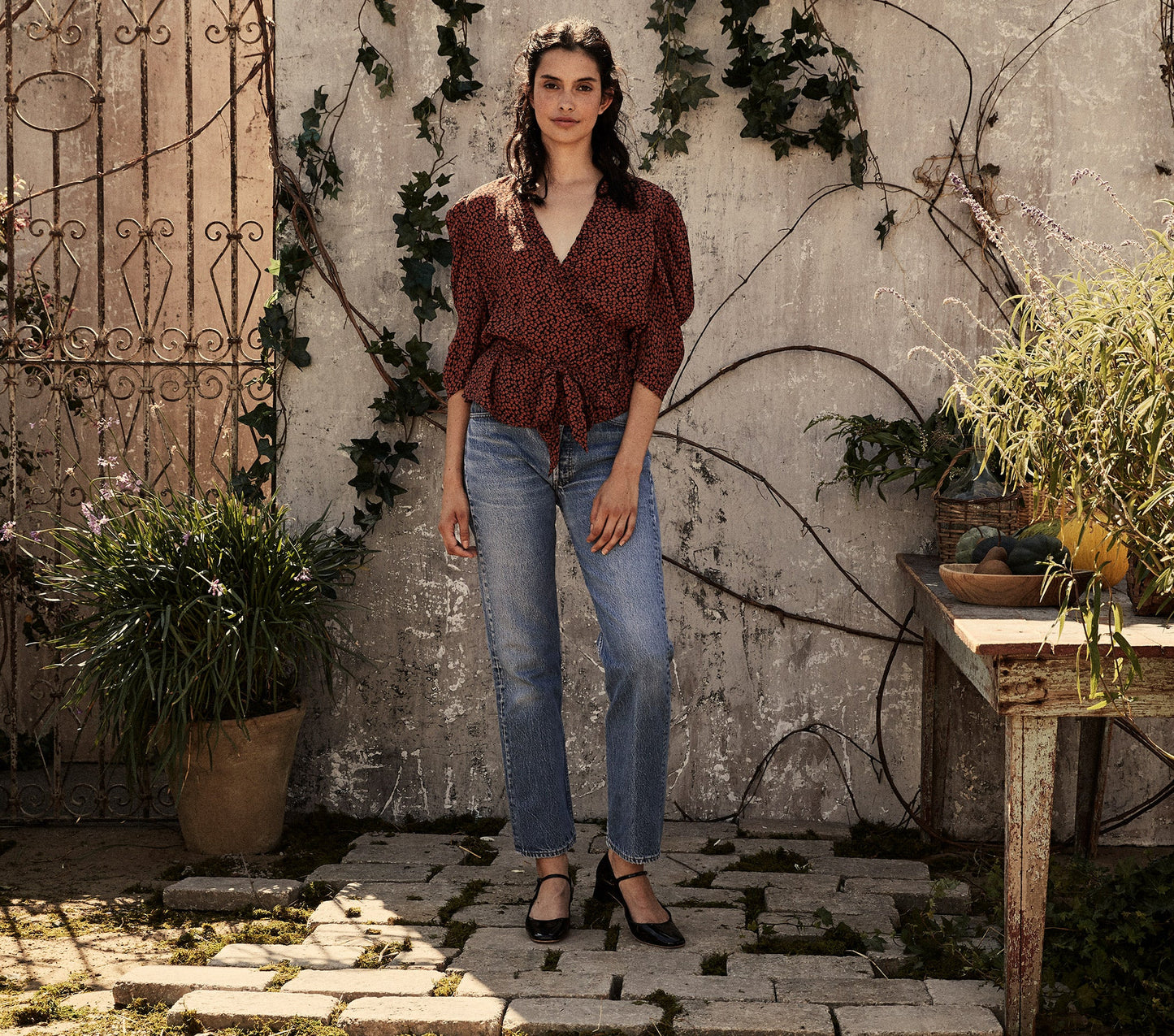 HMD -- AMARANTA TOP -- NAVY/RED CHERRY WILLOW