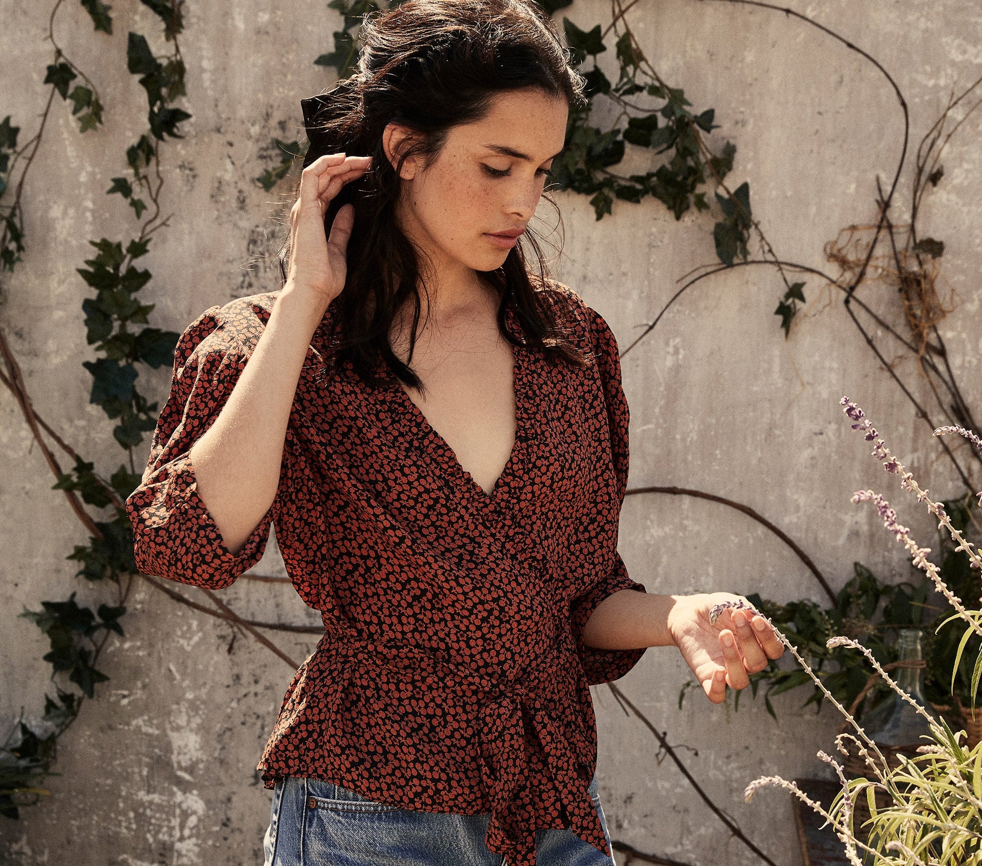 HMD -- AMARANTA TOP -- NAVY/RED CHERRY WILLOW view 8
