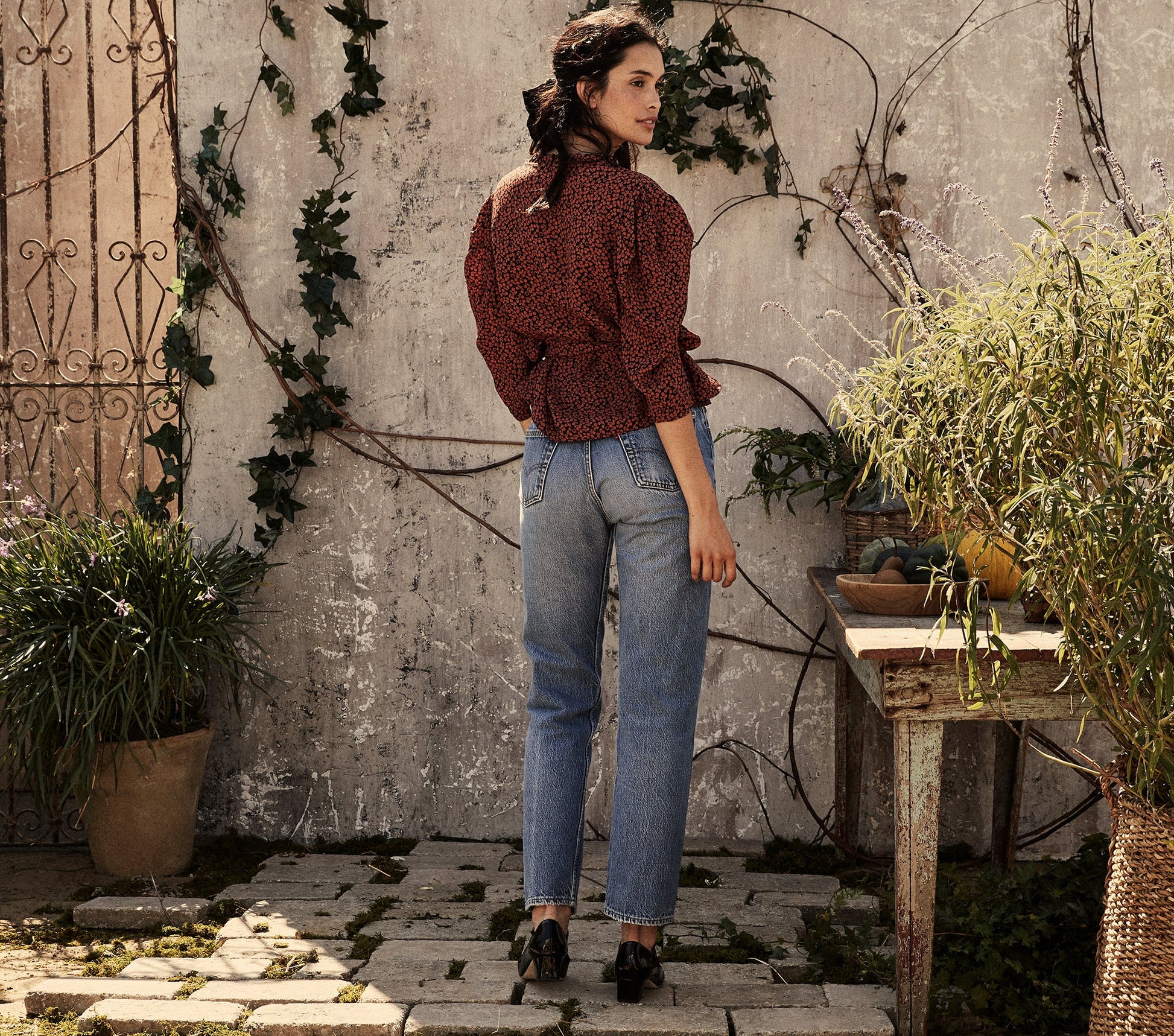 HMD -- AMARANTA TOP -- NAVY/RED CHERRY WILLOW view 9
