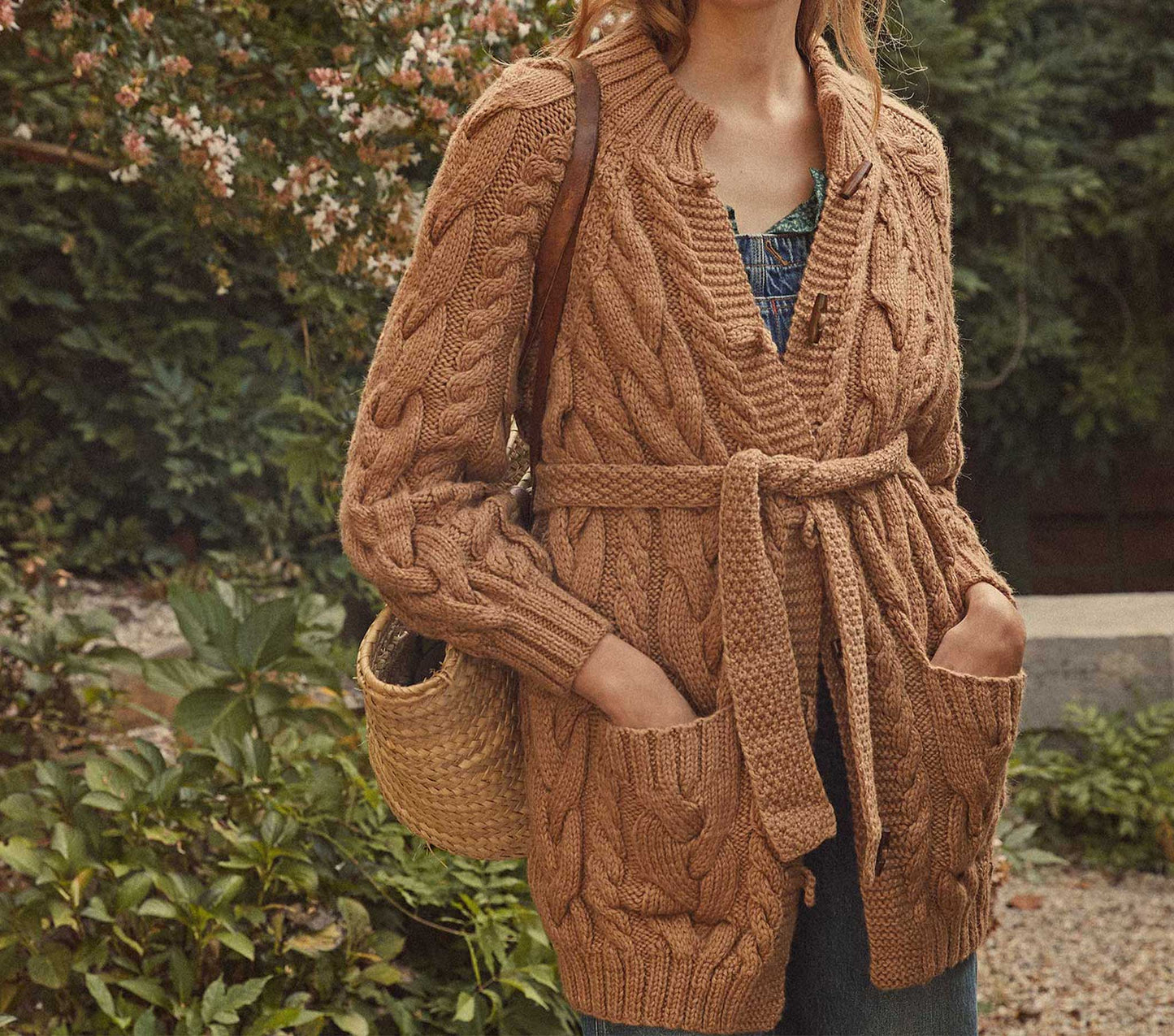 HMD -- BEECH CARDIGAN SWEATER -- CAMEL