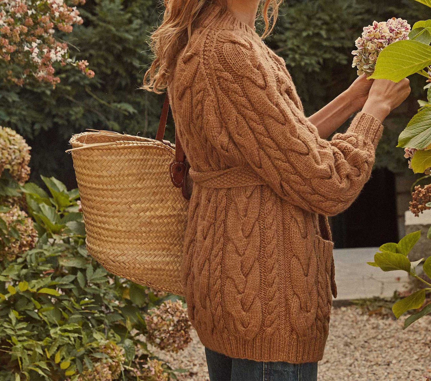 HMD -- BEECH CARDIGAN SWEATER -- CAMEL
