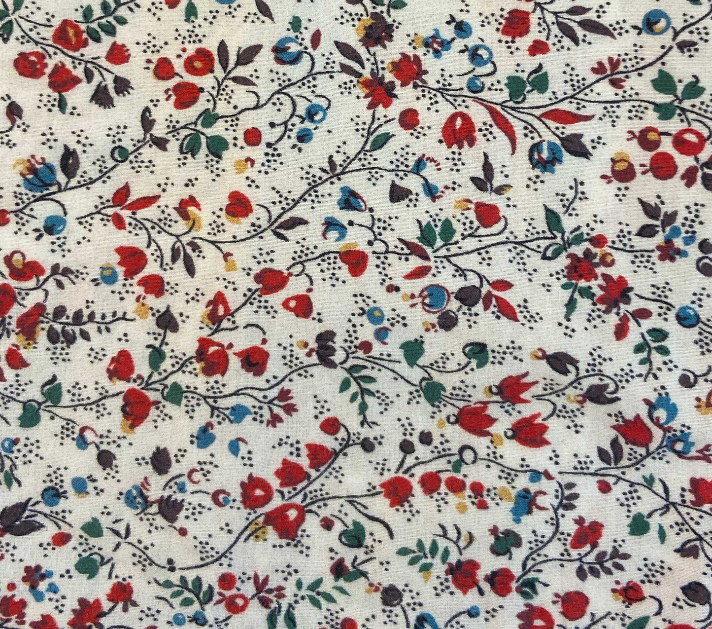 HMD -- LOTUS TOP -- BRIARWOOD FLORAL