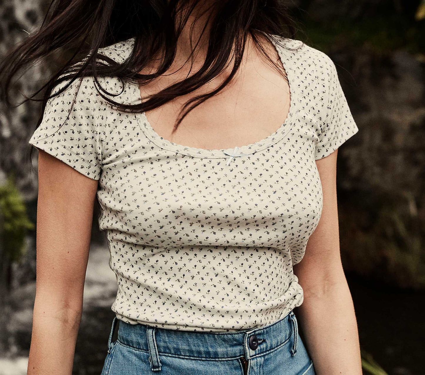 HMD -- BRIGITTE TEE -- BLUE ROSEBUD PRINT