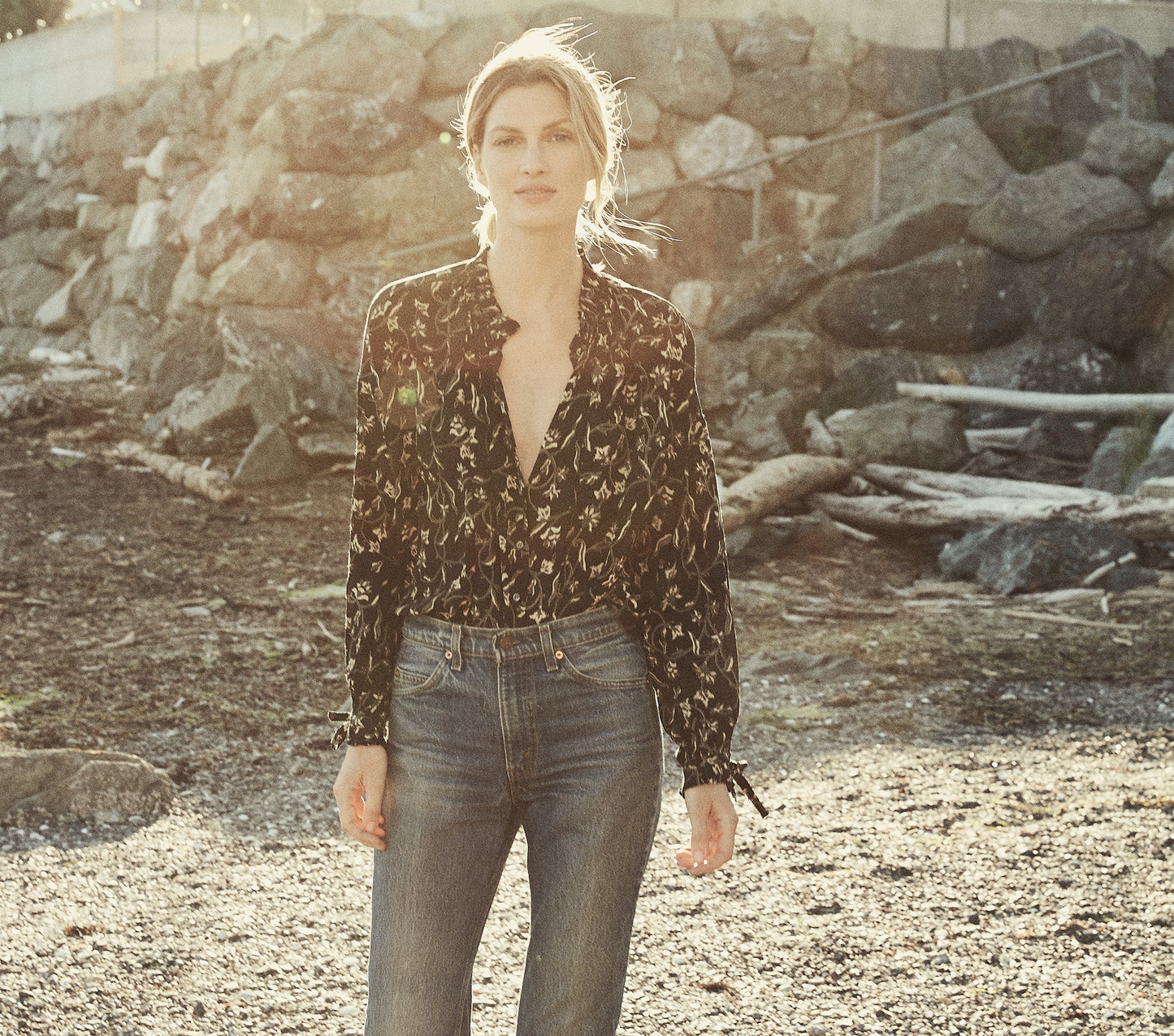 HMD -- BALTIC TOP -- BLACK SCROLL PRINT