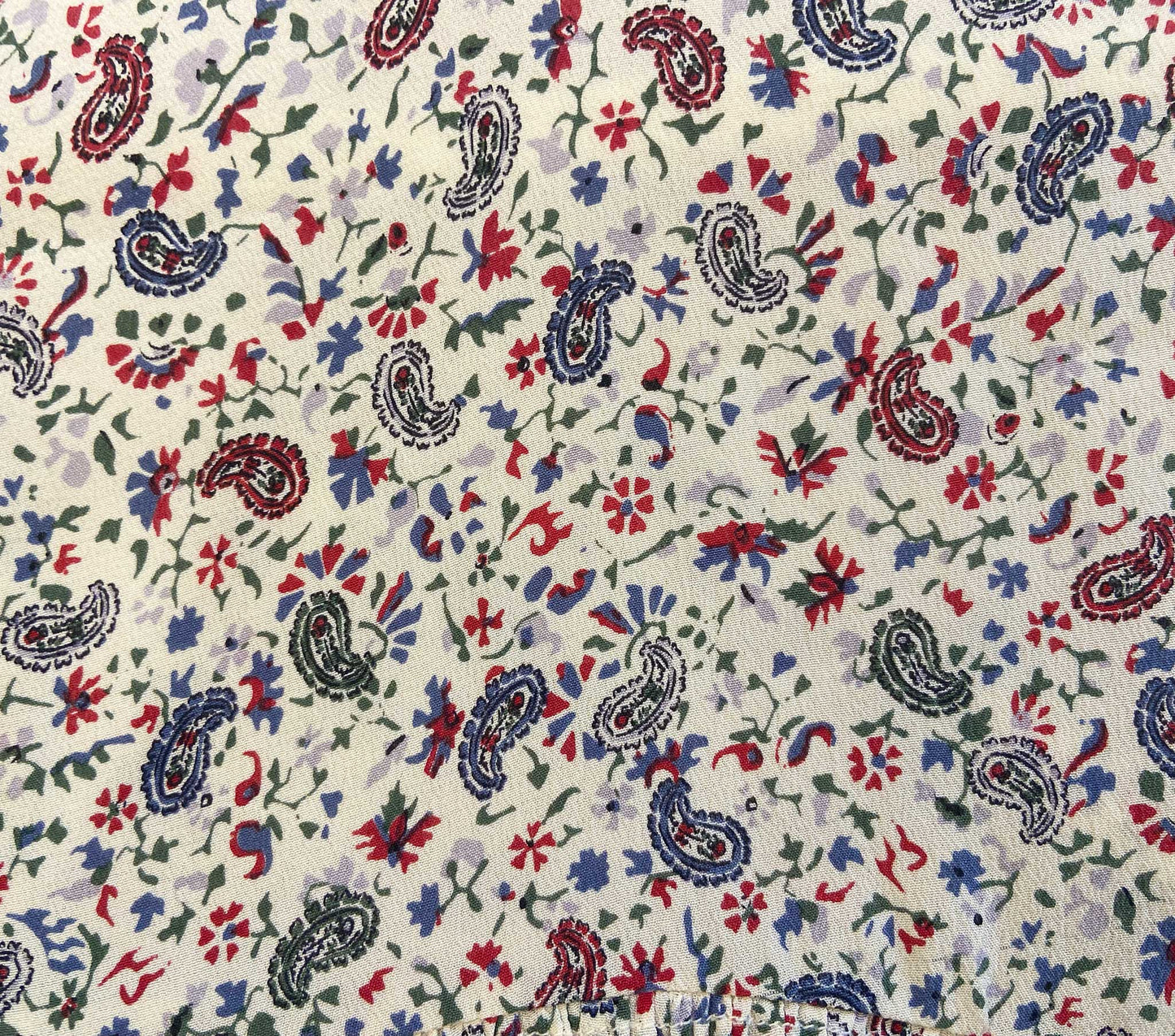 HMD -- SAVONA TOP -- CREAM SAINT CLAUDE PAISLEY