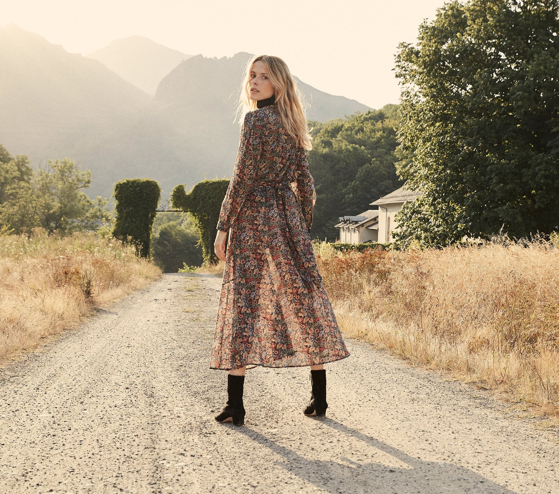 HMD -- CHARLESTON DRESS -- WILDBERRY THICKET view 7