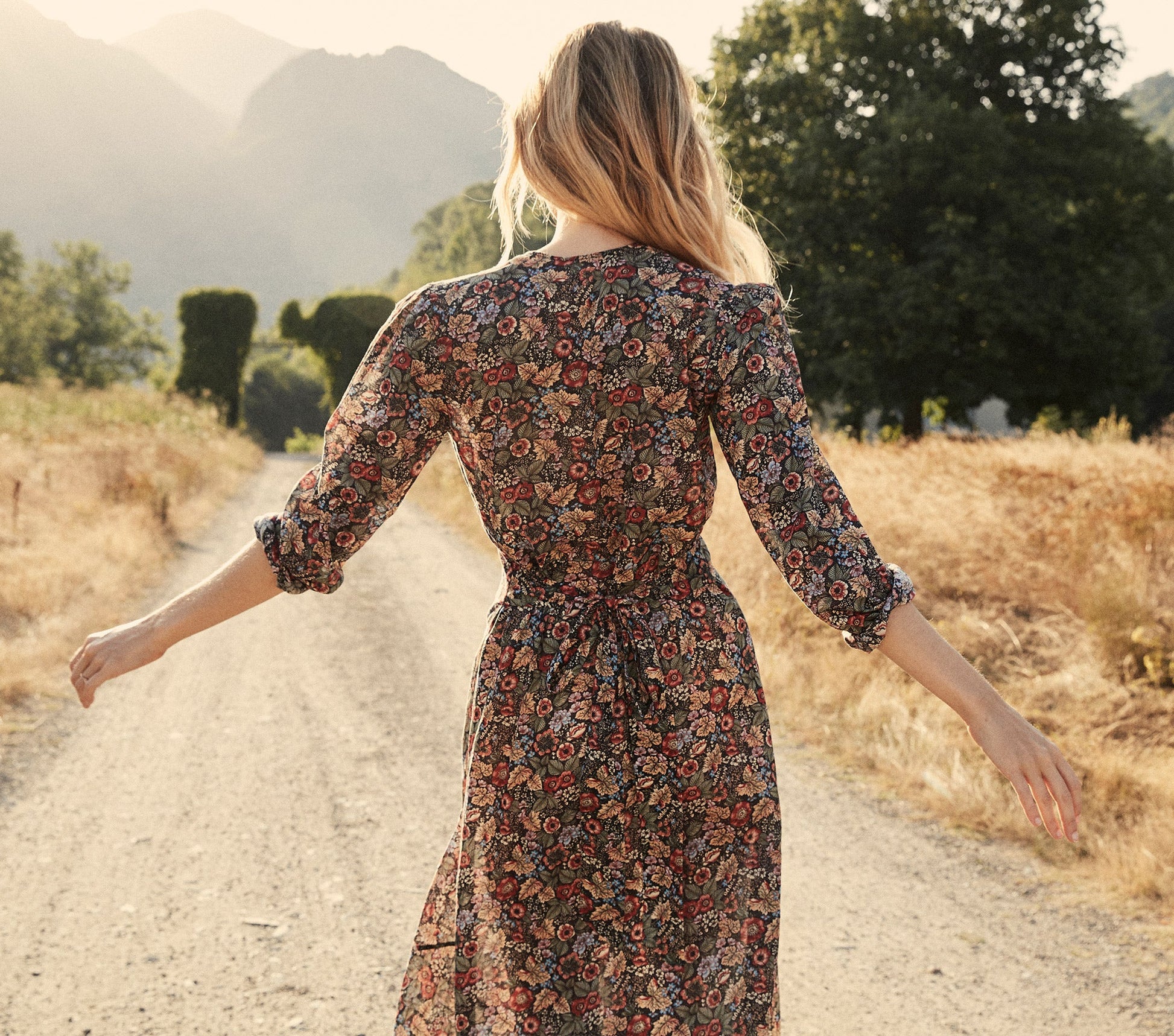 HMD -- CHARLESTON DRESS -- WILDBERRY THICKET view 4