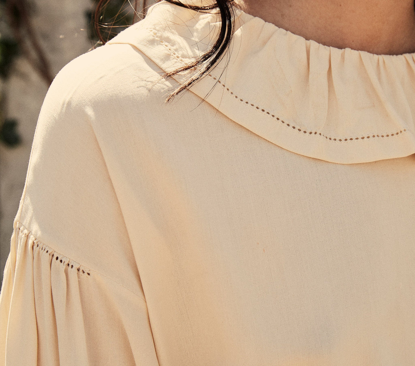 HMD -- CHRYSANTHE TOP -- IVORY