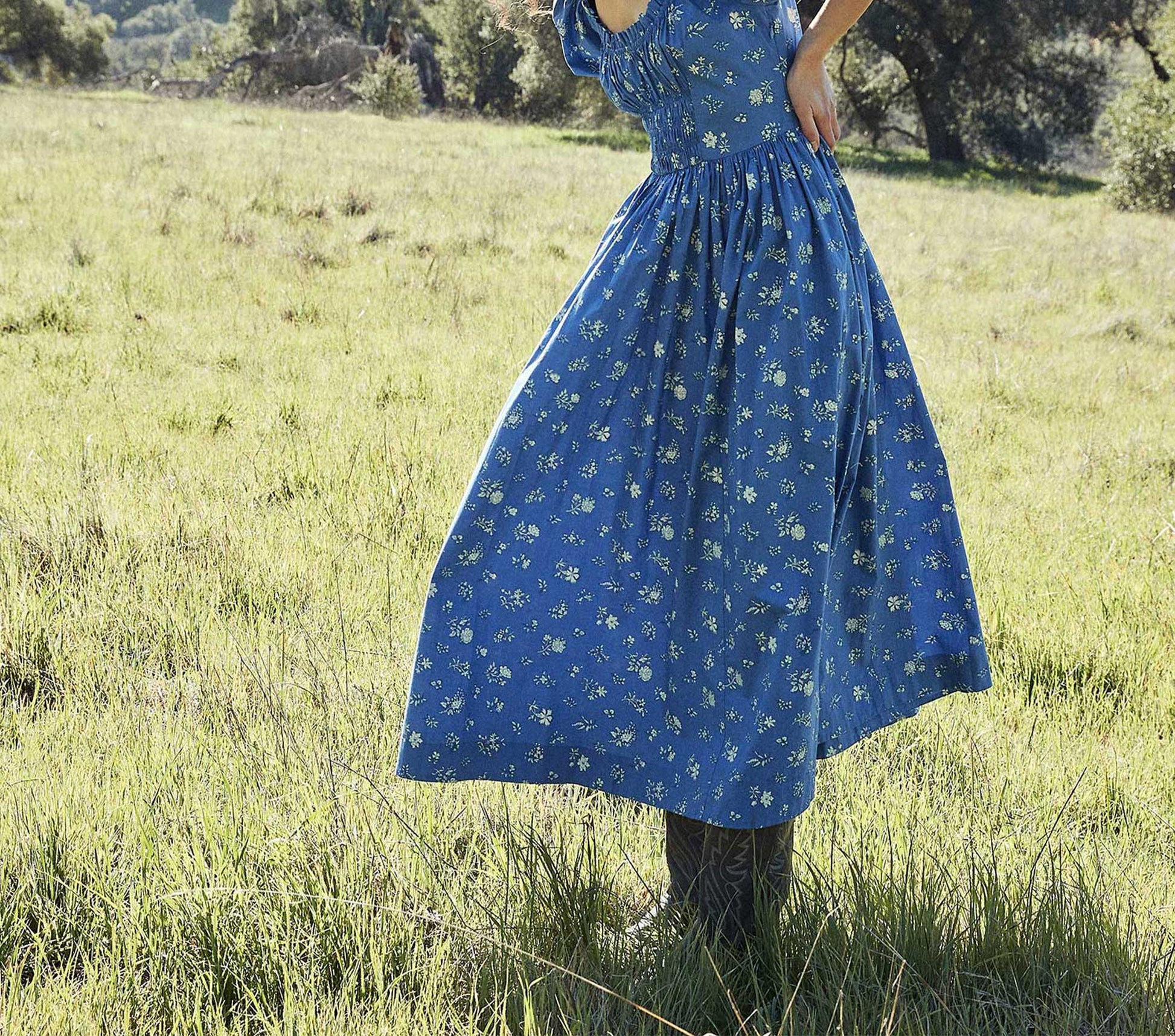 HMD -- DEIA DRESS -- BLUE BOUTON DE ROSE view 2
