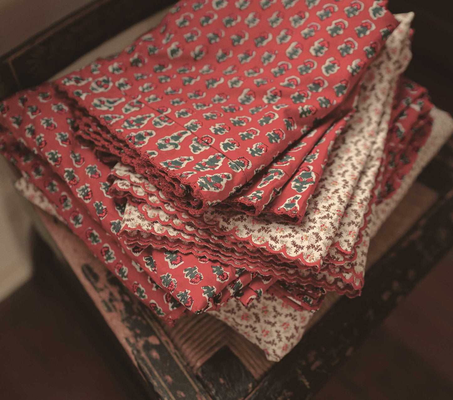 HMD -- SET OF 2 SHAMS -- CALICO CANYON BLOOMS