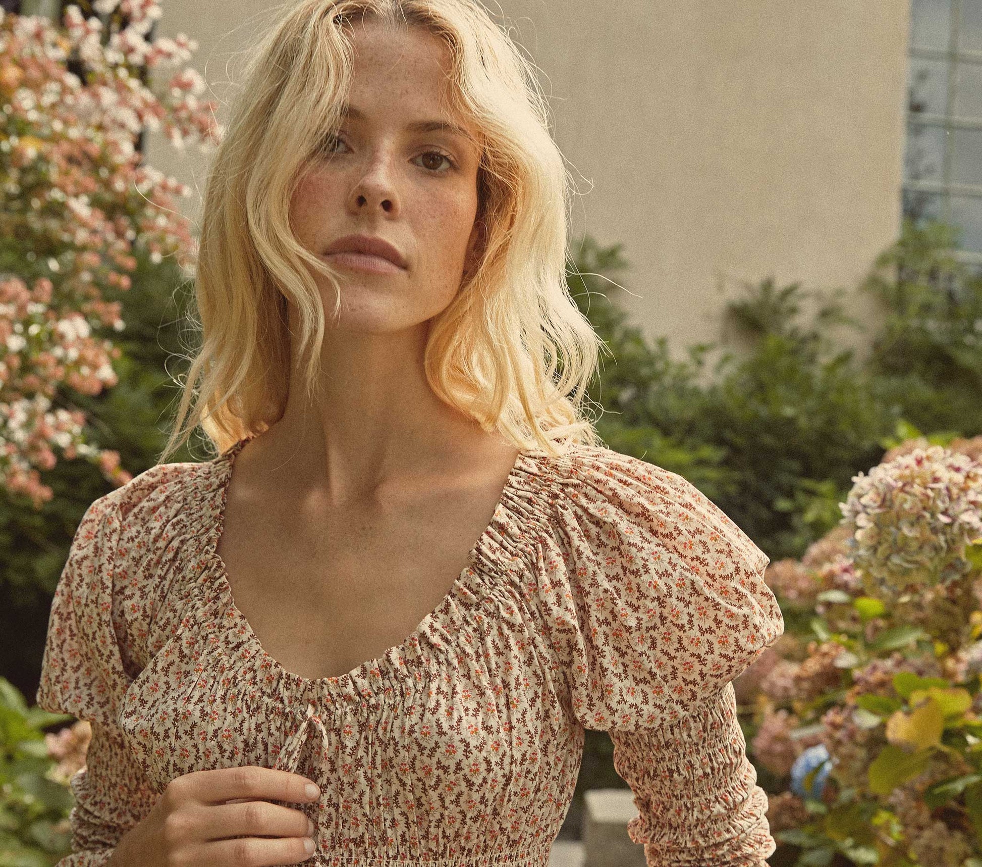 HMD -- KAIRA DRESS -- CREAM WINTER DITSY view 4
