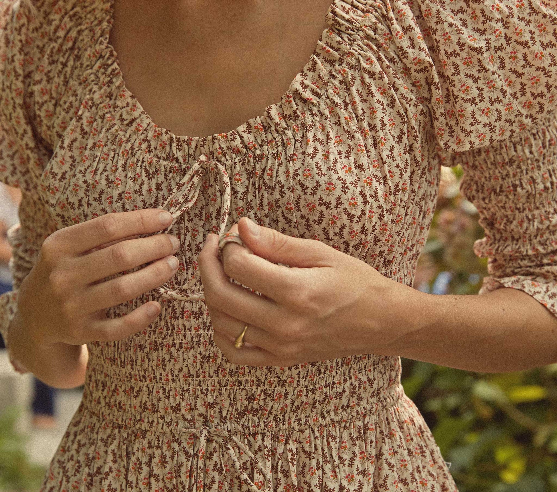 HMD -- KAIRA DRESS -- CREAM WINTER DITSY view 5
