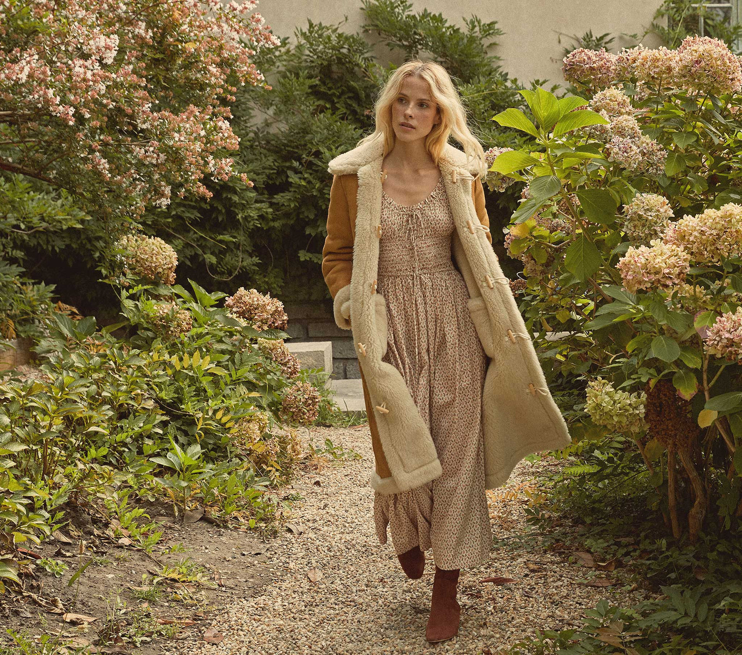 HMD -- KAIRA DRESS -- CREAM WINTER DITSY