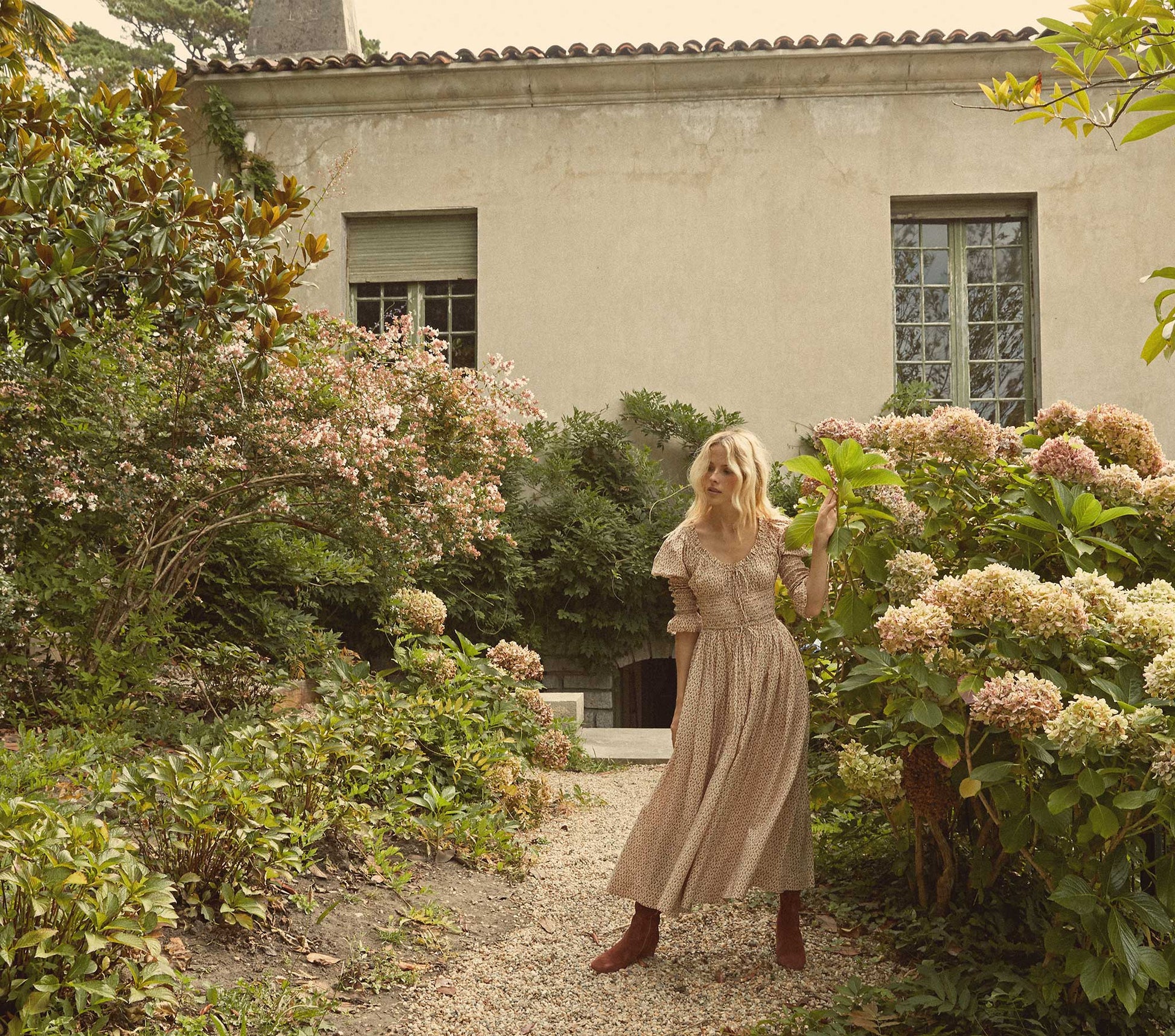 HMD -- KAIRA DRESS -- CREAM WINTER DITSY view 7
