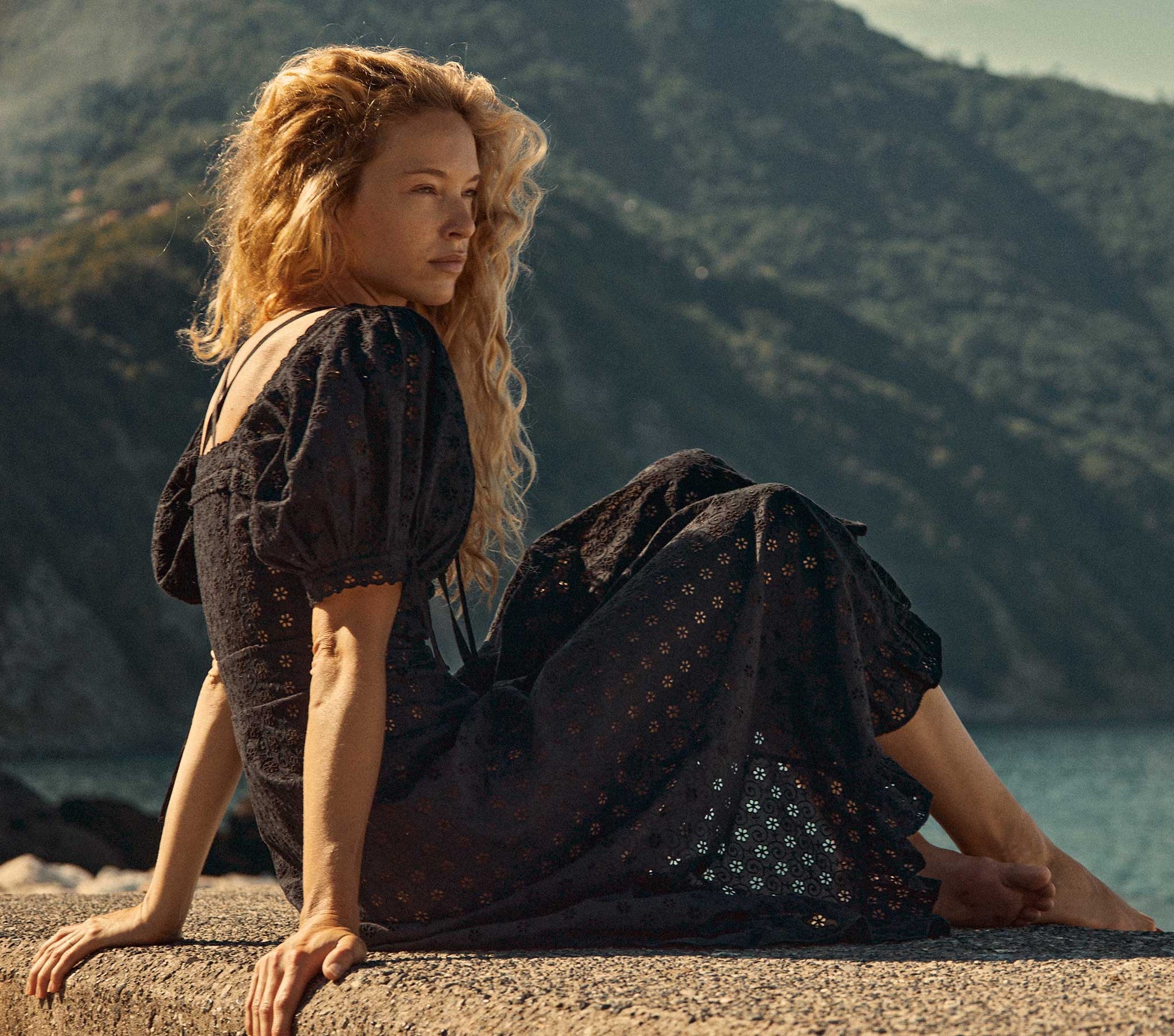 HMD -- LONDON DRESS -- BLACK view 1
