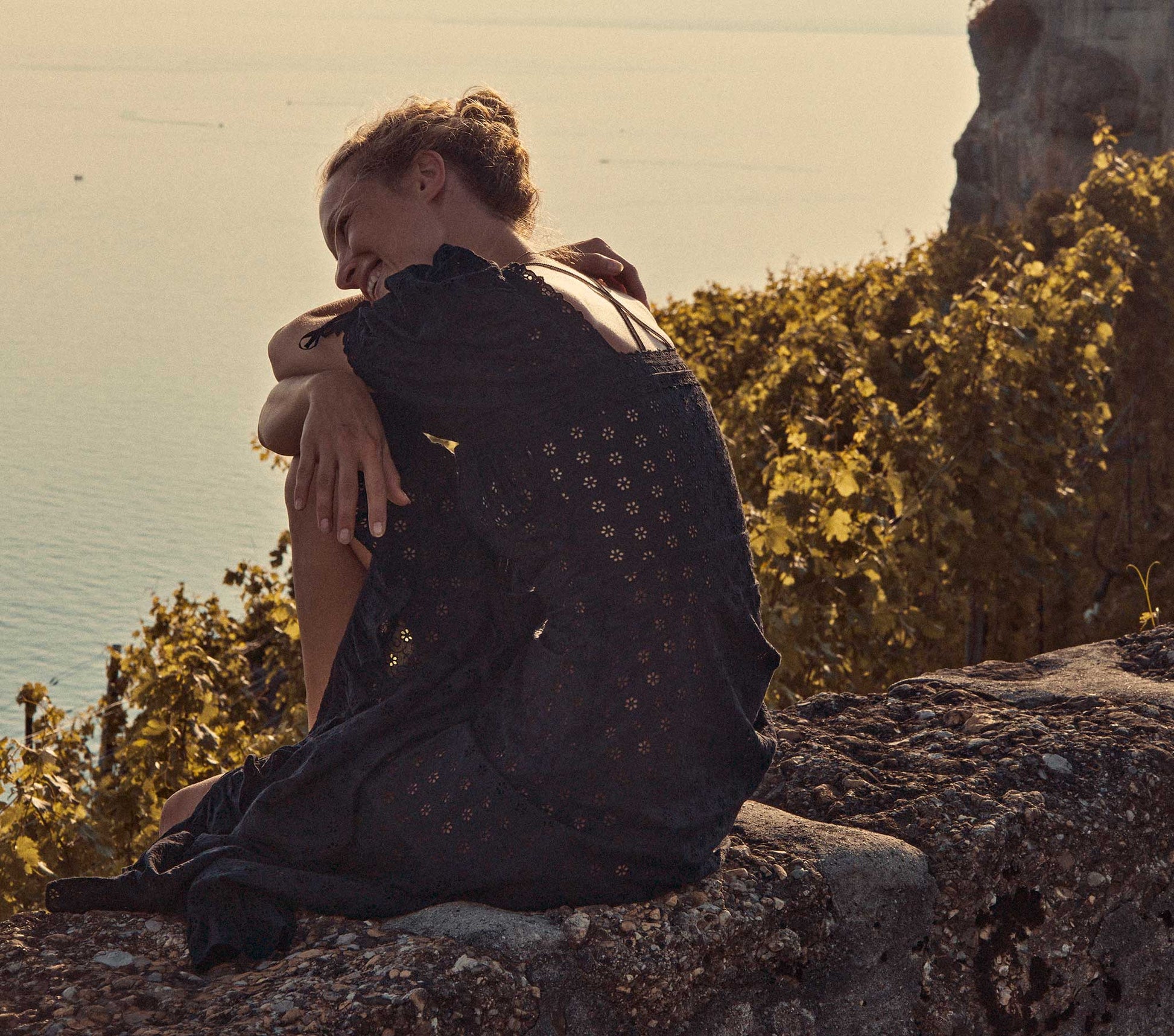 HMD -- LONDON DRESS -- BLACK view 5
